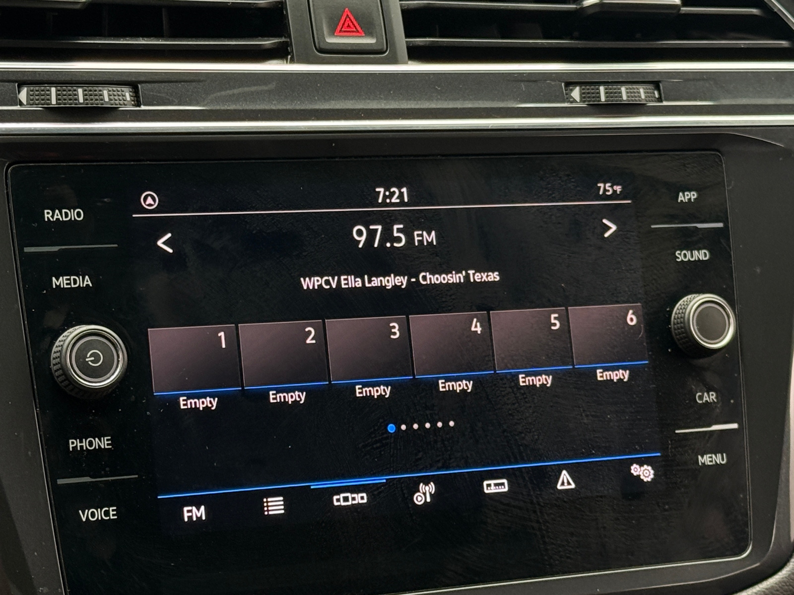 Thumbnail: 2021 Volkswagen Tiguan - 3