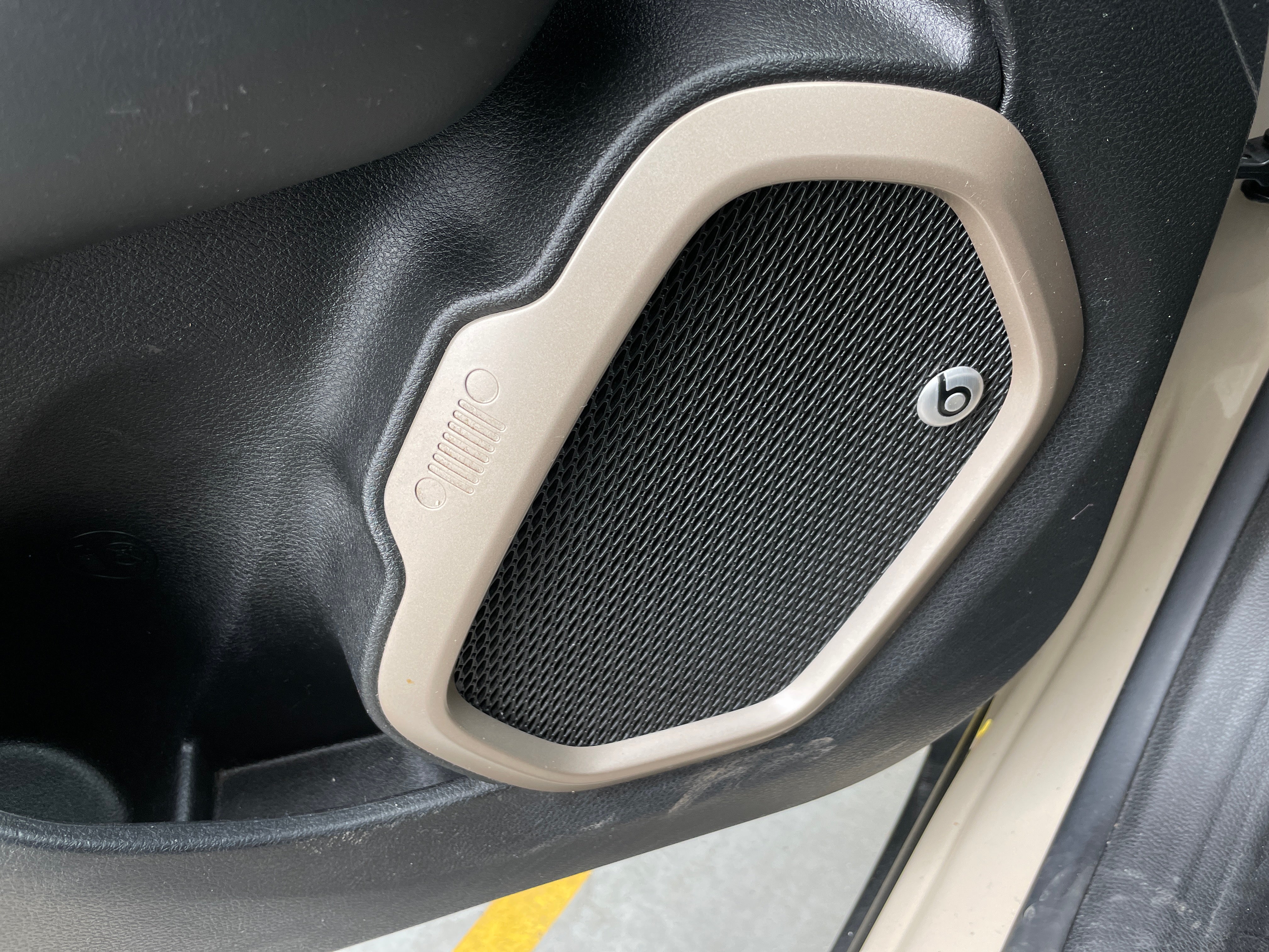 Jeep renegade outlet beats