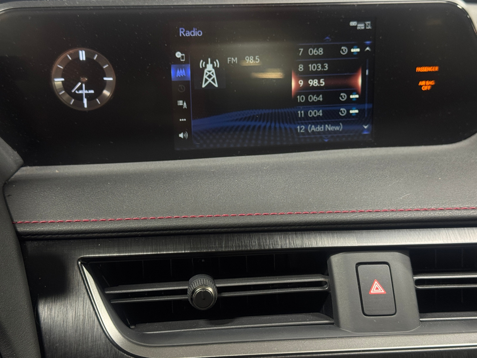 Thumbnail: 2019 Lexus UX - 4
