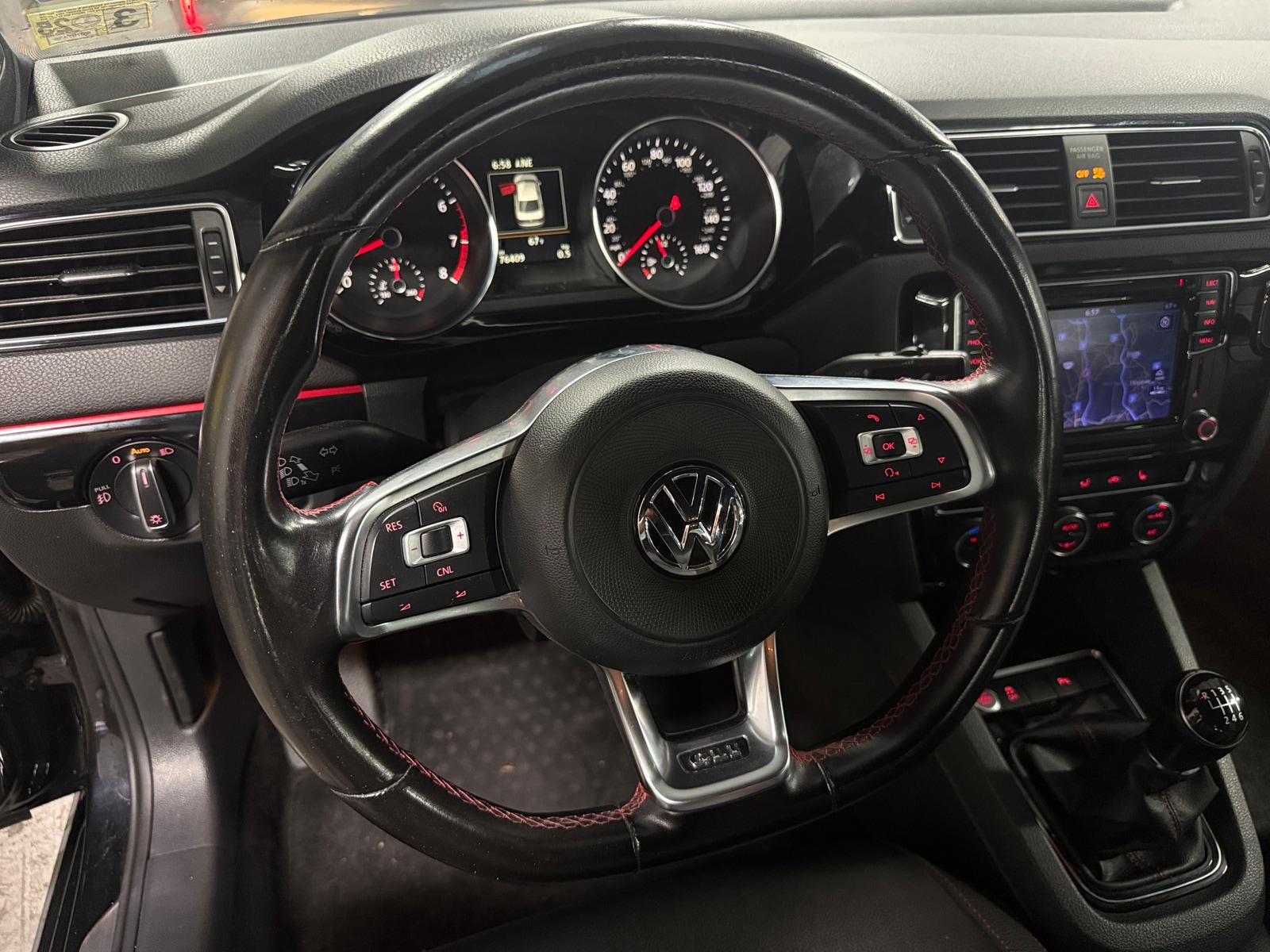 Thumbnail: 2017 Volkswagen Jetta - 4