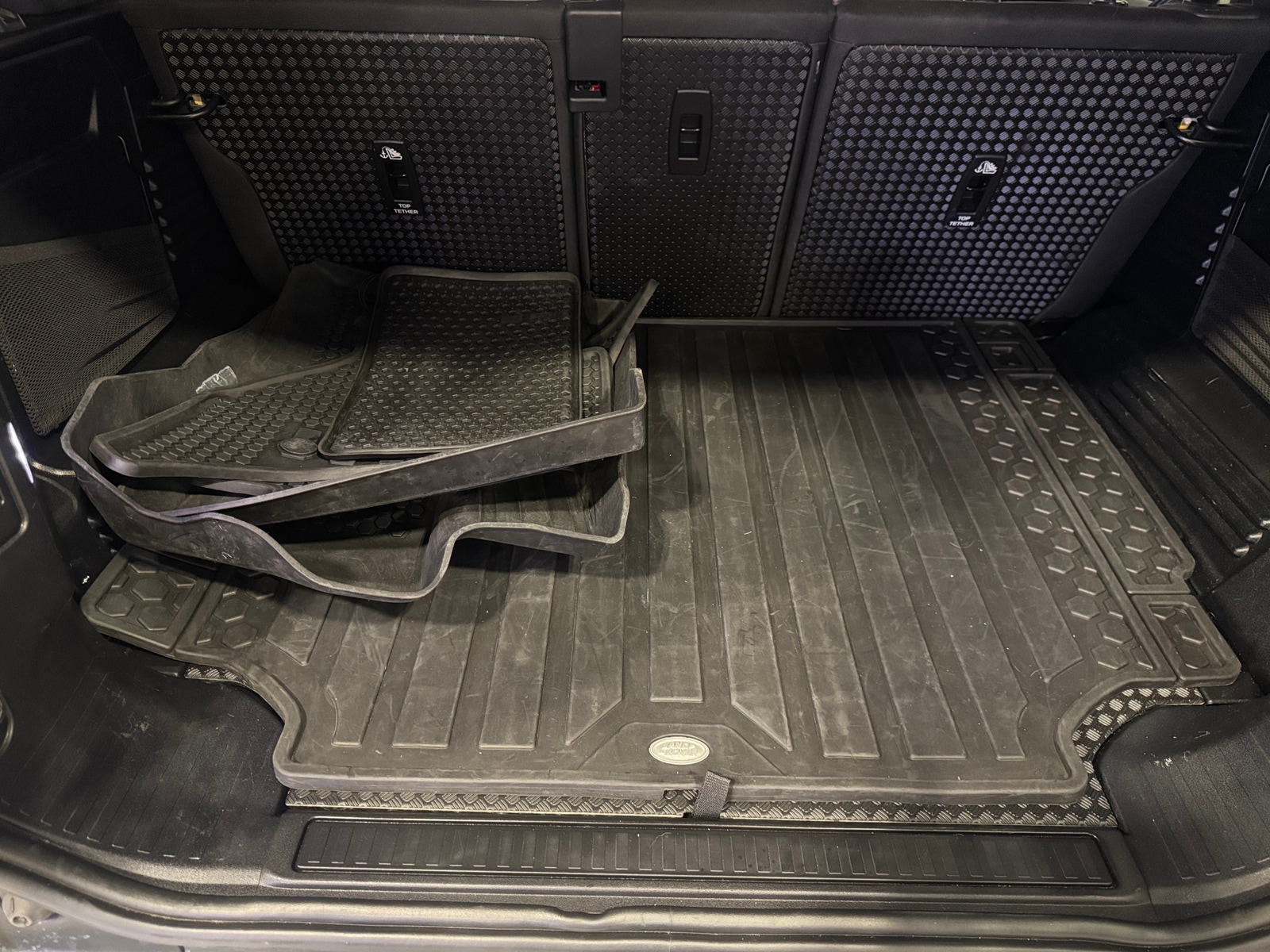 Thumbnail: 2021 Land Rover Defender - 7