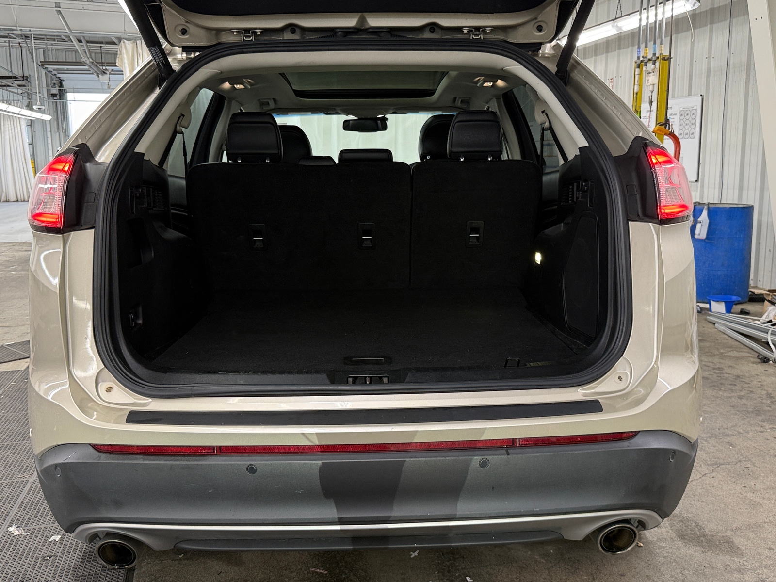 Thumbnail: 2017 Ford Edge - 6