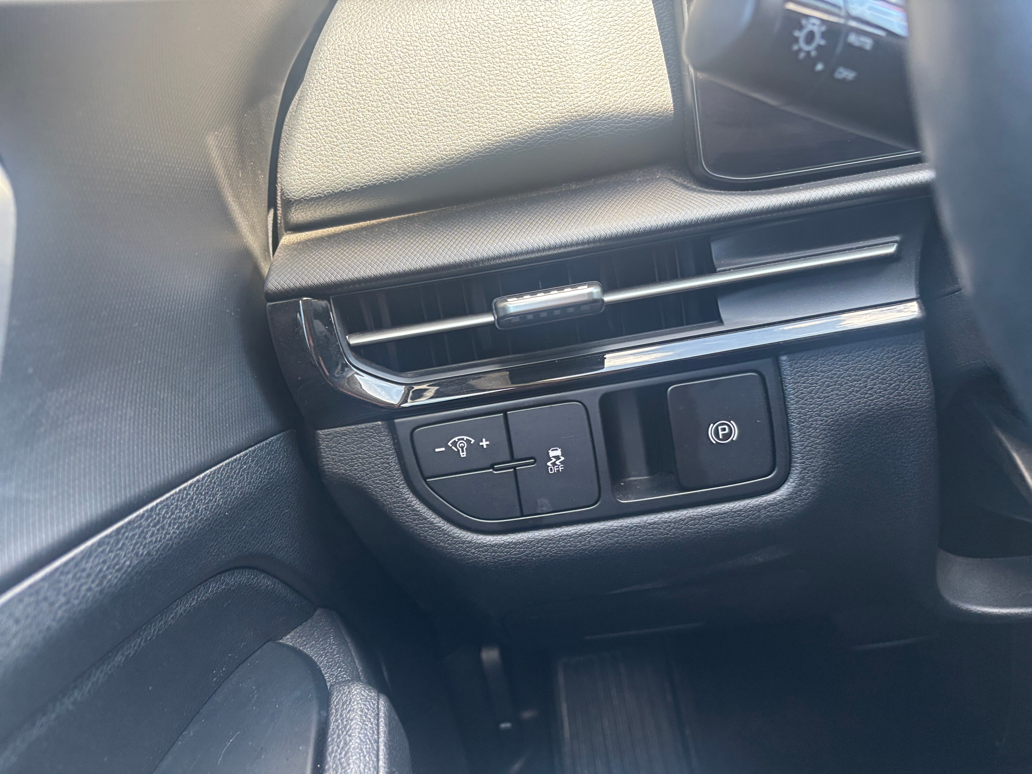 2026 Kia Sportage LX - Photo 18
