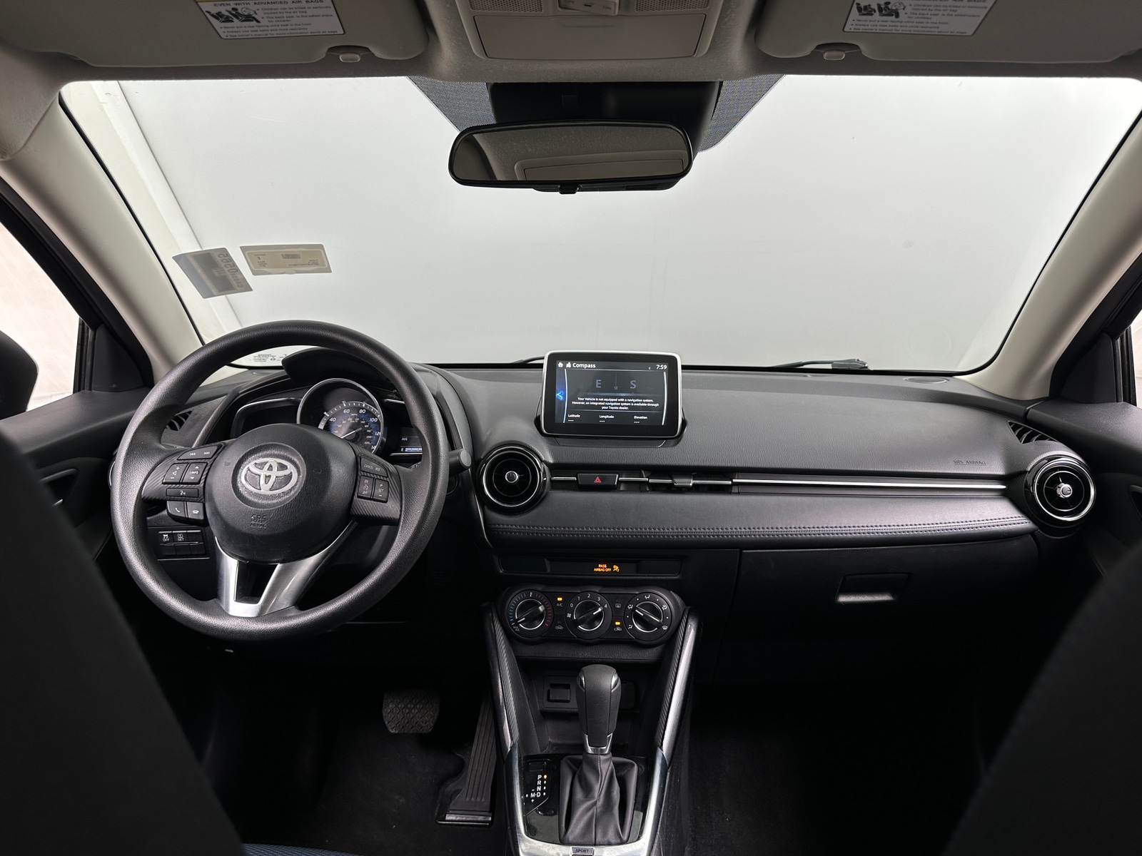 Thumbnail: 2017 Toyota Yaris iA - 3