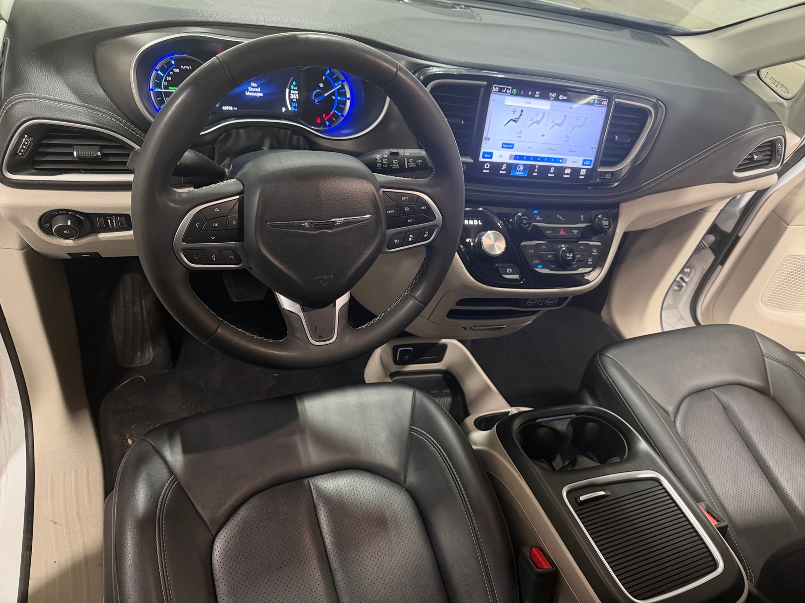 Thumbnail: 2024 Chrysler Pacifica - 2