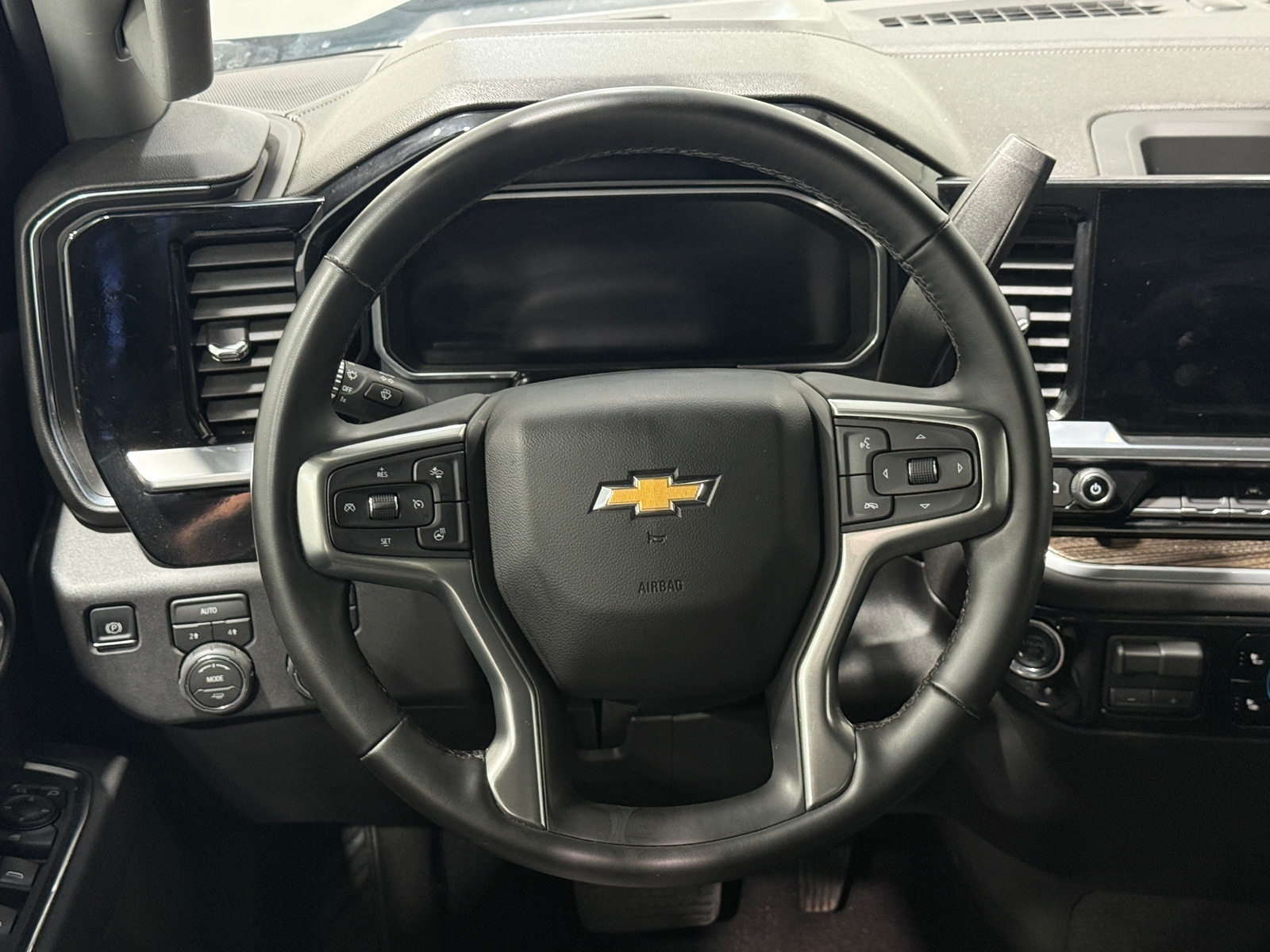 Thumbnail: 2026 Chevrolet Silverado 1500 - 5