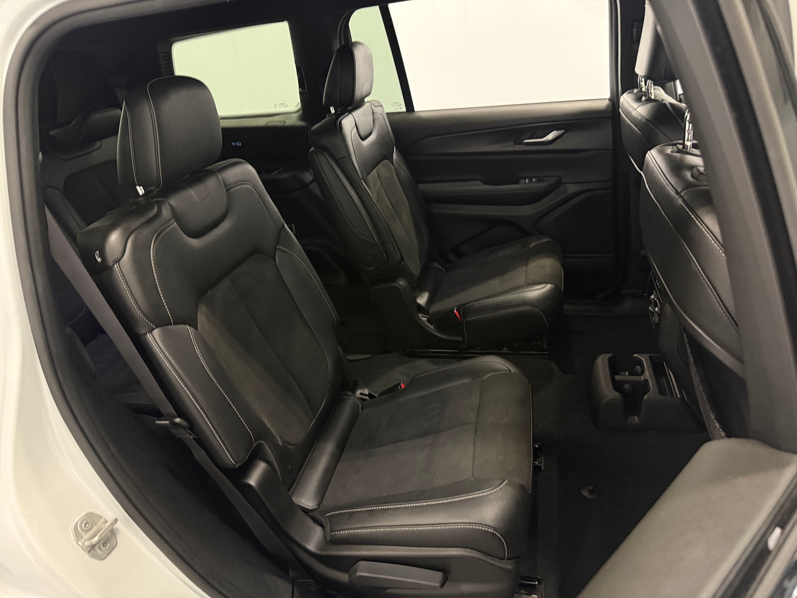 Thumbnail: 2023 Jeep Grand Cherokee L - 5
