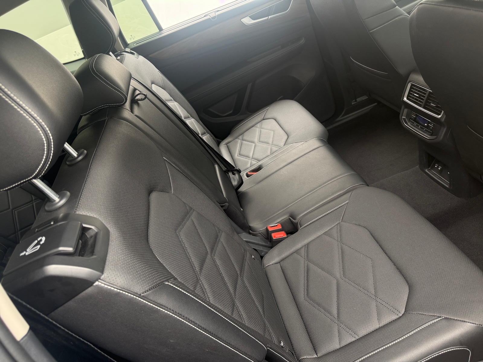 Thumbnail: 2026 Volkswagen Atlas - 5