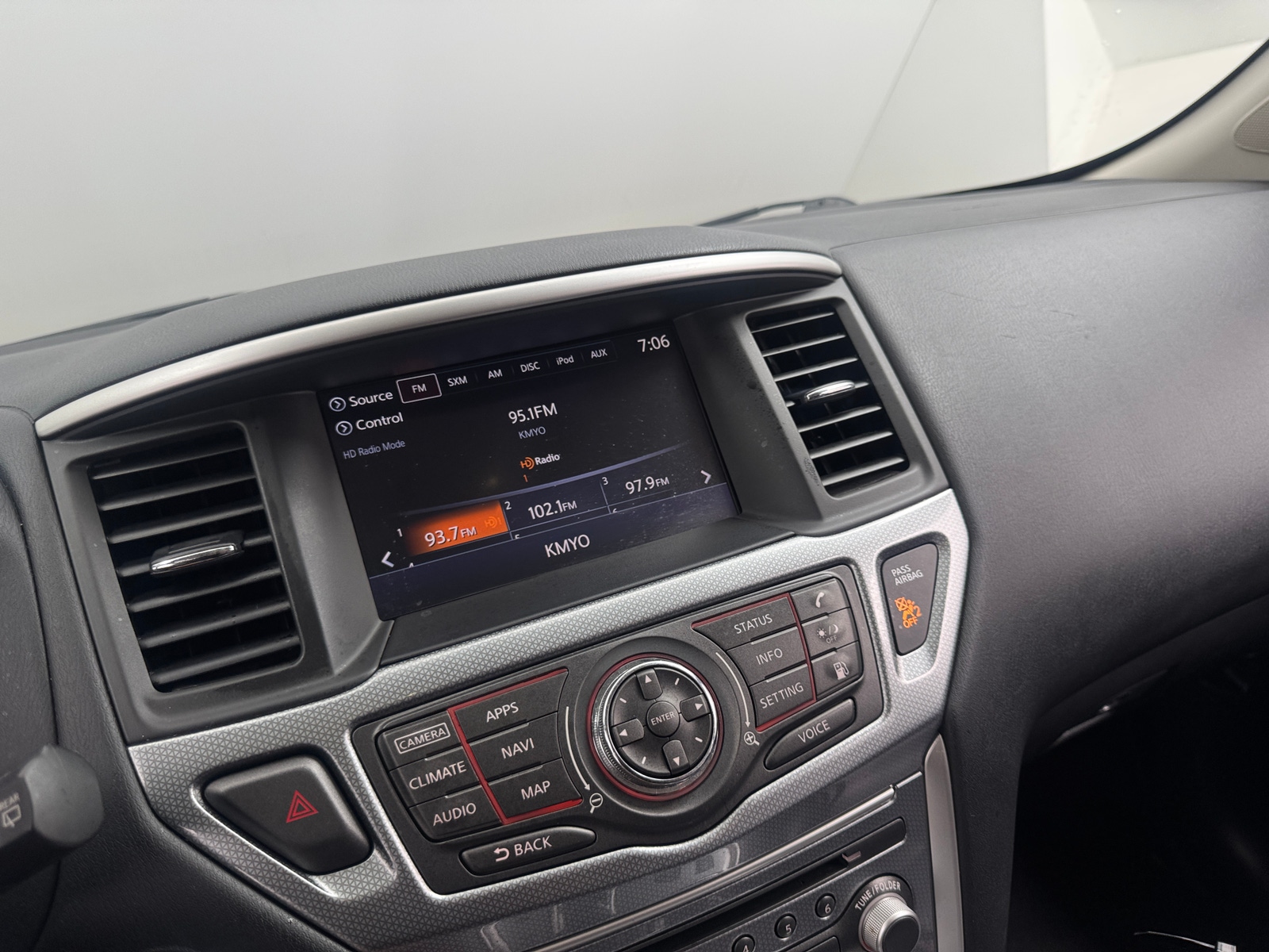 Thumbnail: 2018 Nissan Pathfinder - 3