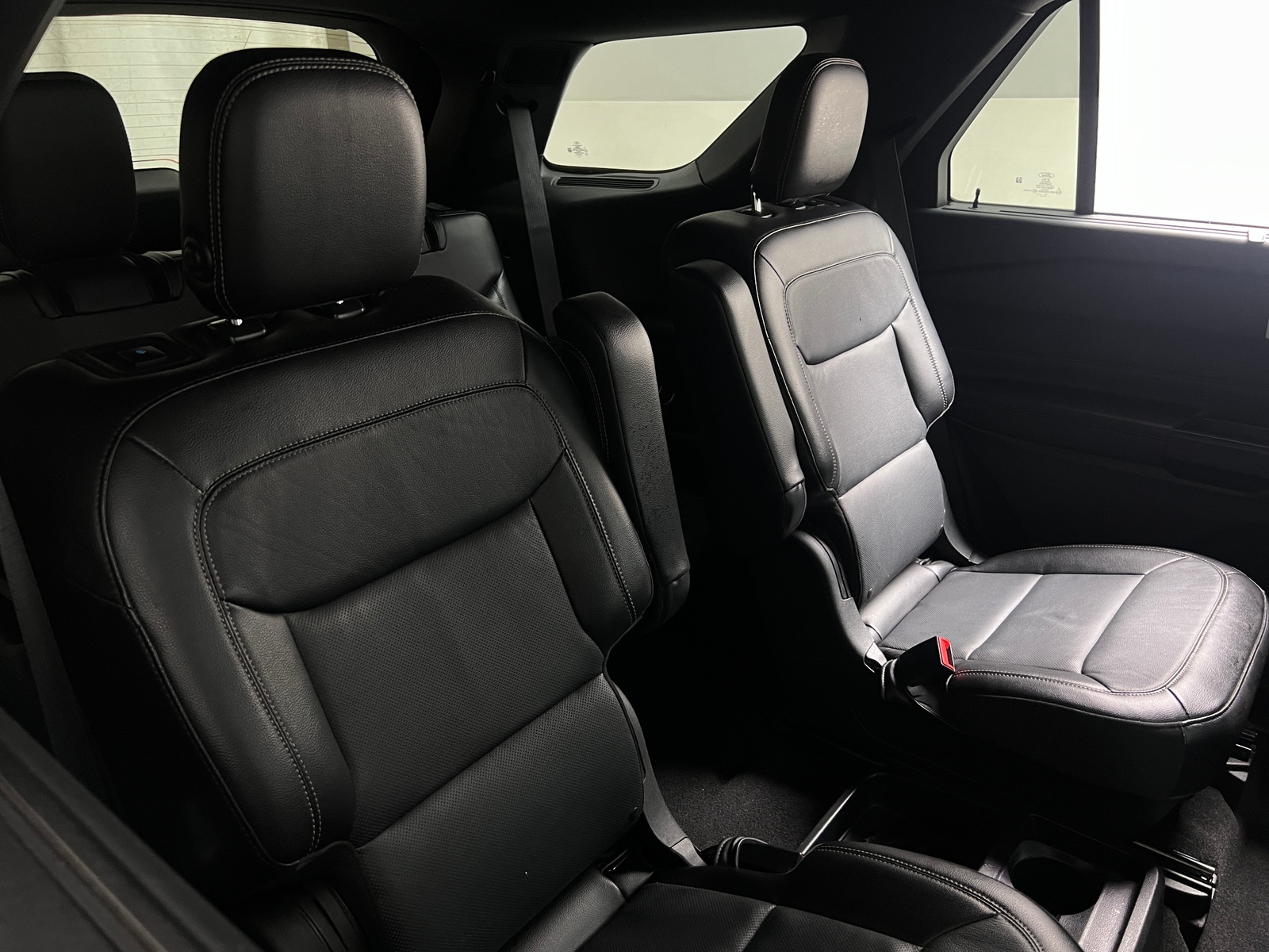 Thumbnail: 2020 Ford Explorer - 5
