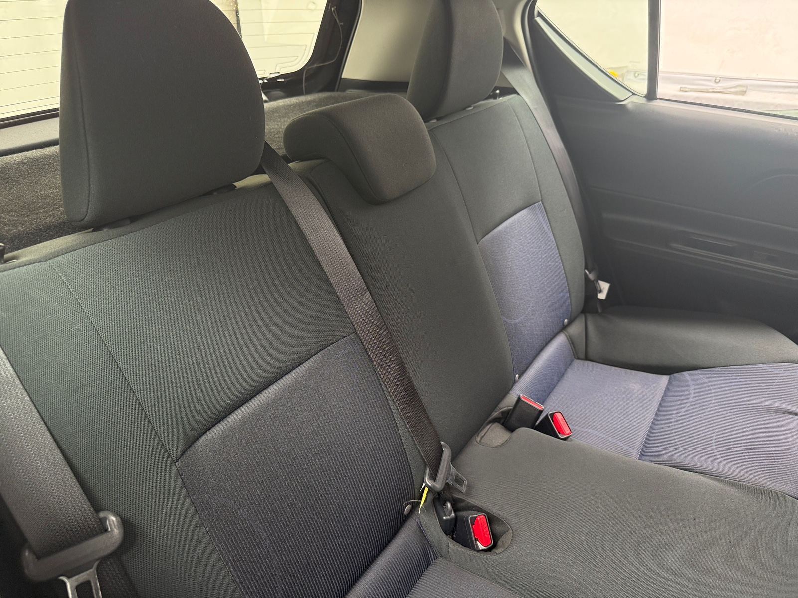Thumbnail: 2016 Toyota Prius c - 6
