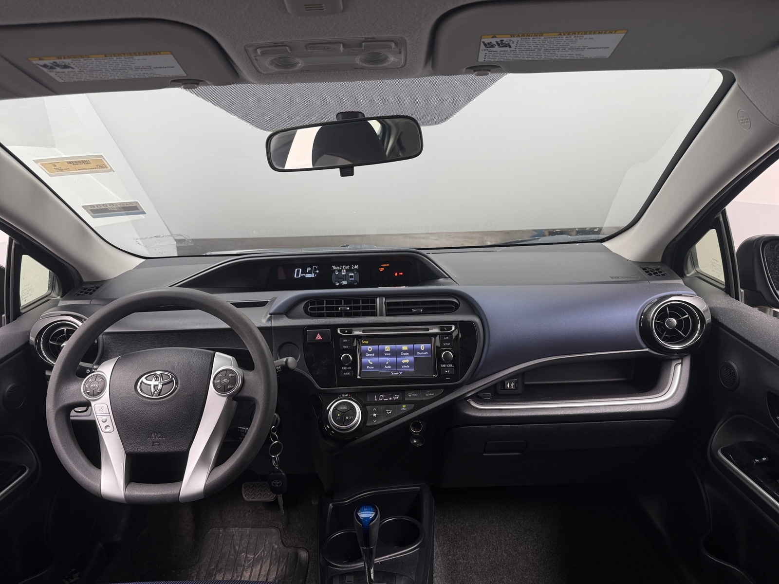Thumbnail: 2016 Toyota Prius c - 3