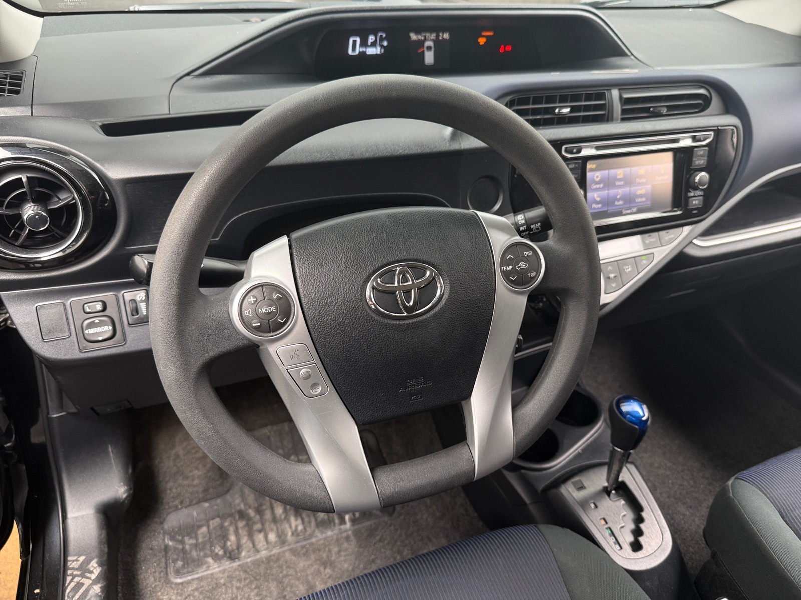 Thumbnail: 2016 Toyota Prius c - 5