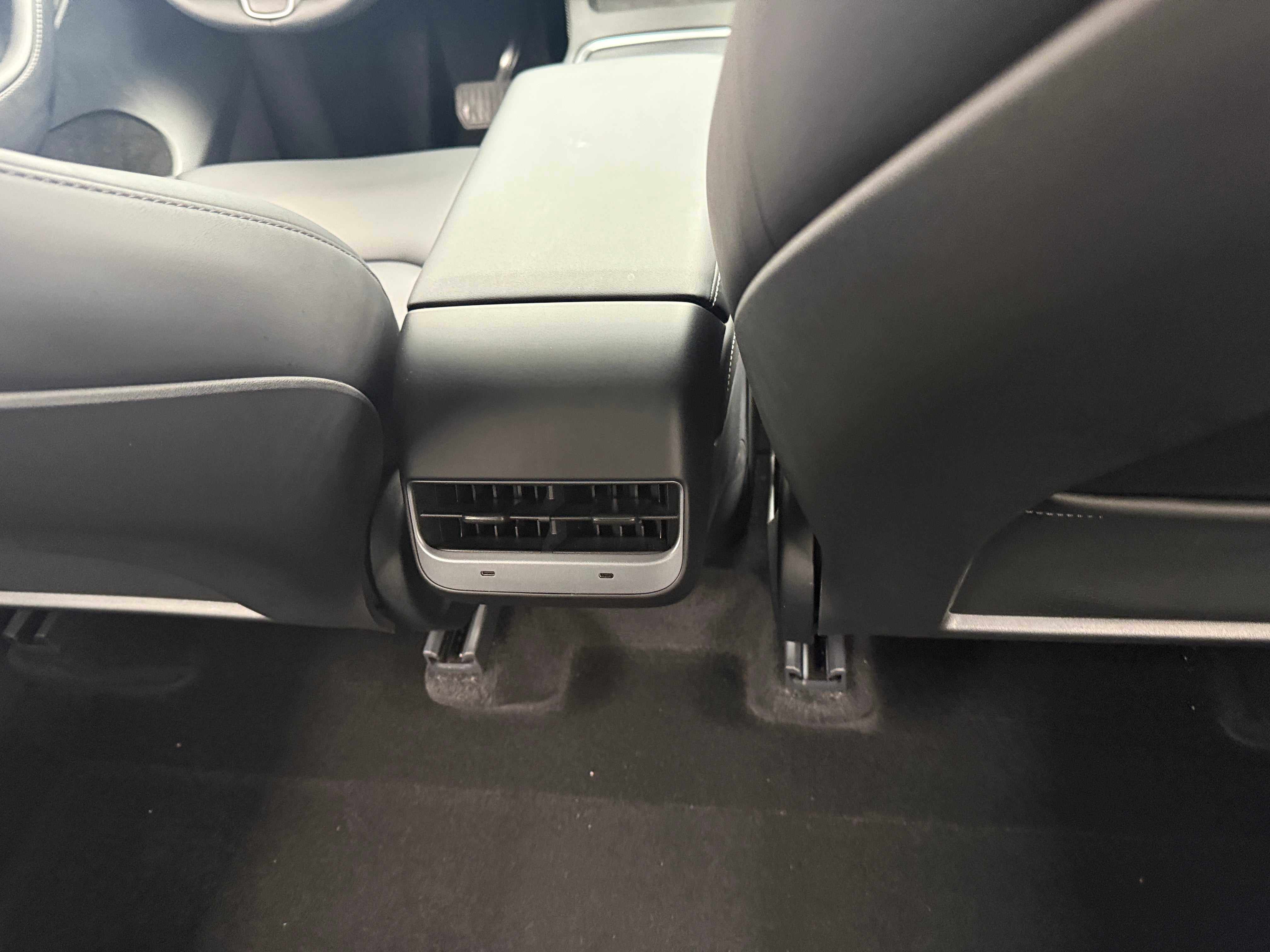 Used 2024 Tesla Model Y Long Range with VIN 7SAYGDEEXRF985967 for sale in Auburn, WA