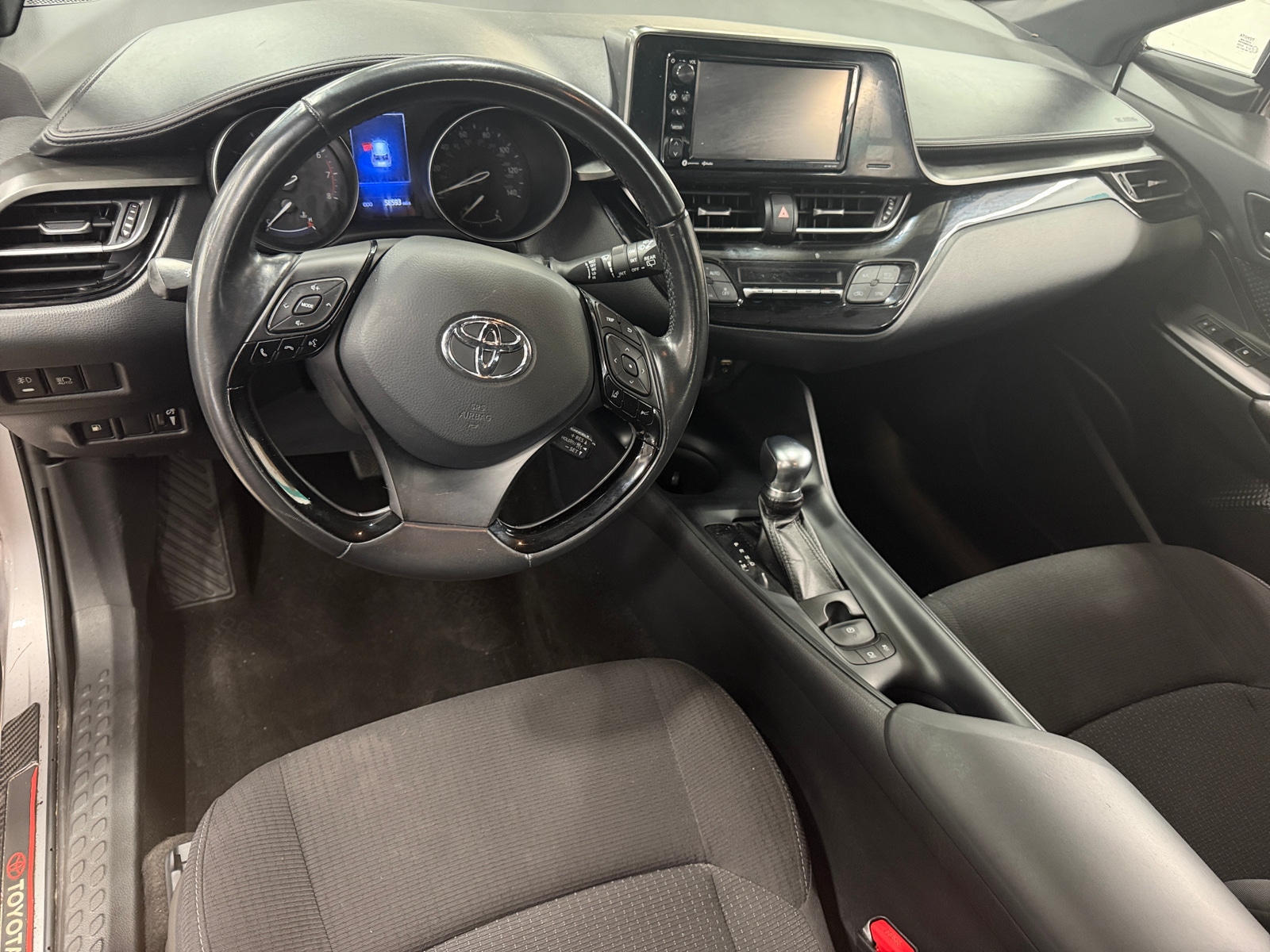Thumbnail: 2018 Toyota C-HR - 3