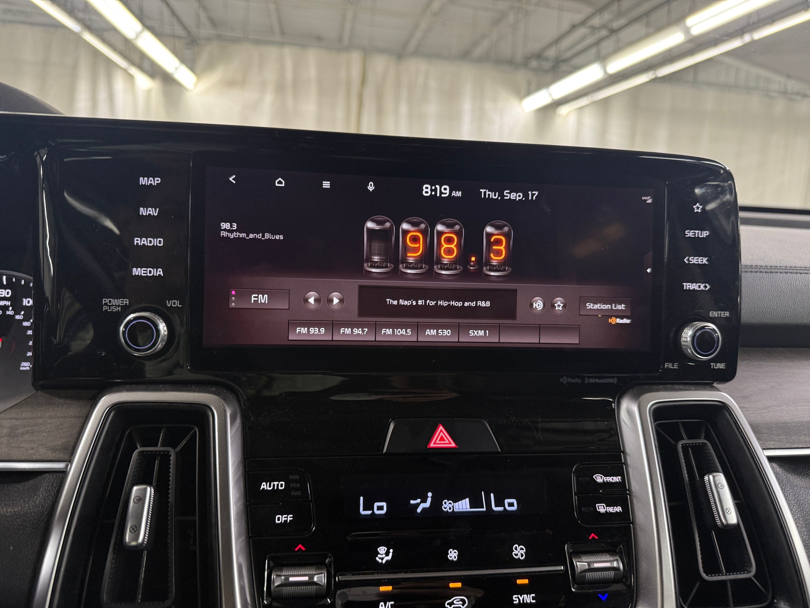 Thumbnail: 2022 Kia Sorento - 3