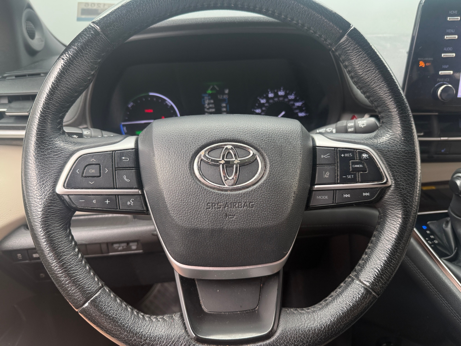 Thumbnail: 2022 Toyota Sienna - 4