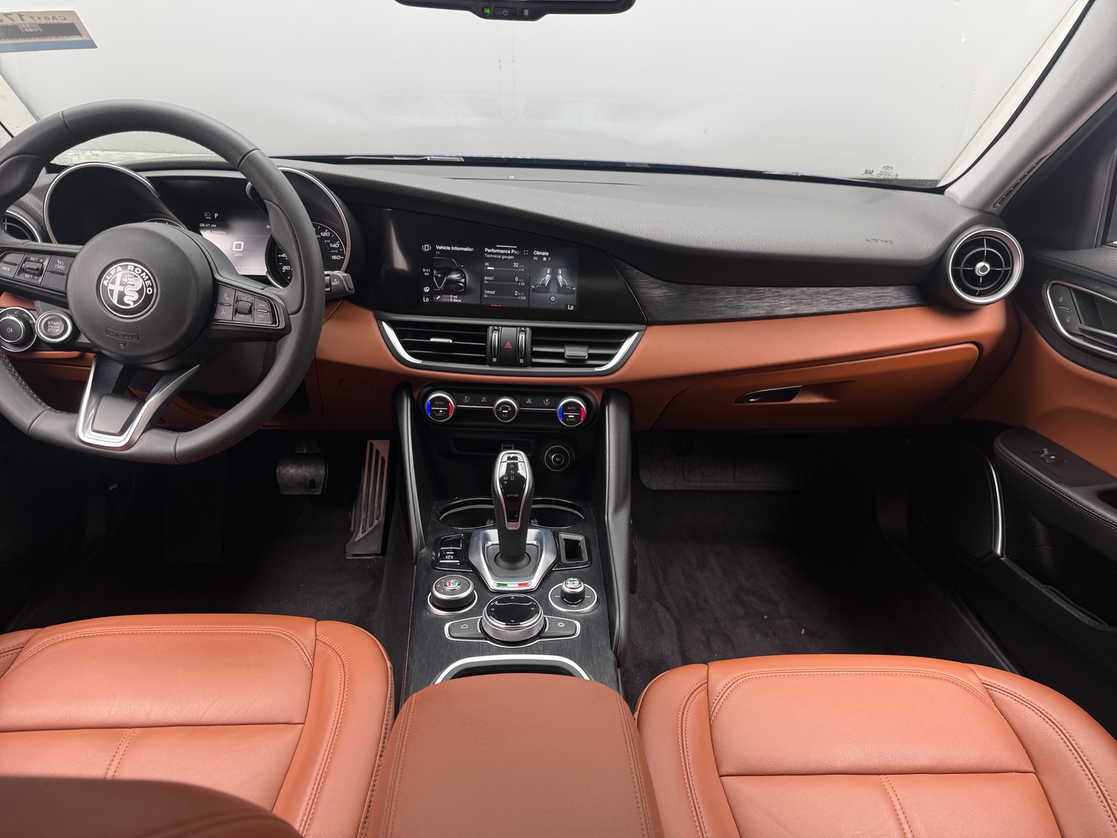 Thumbnail: 2021 Alfa Romeo Giulia - 2