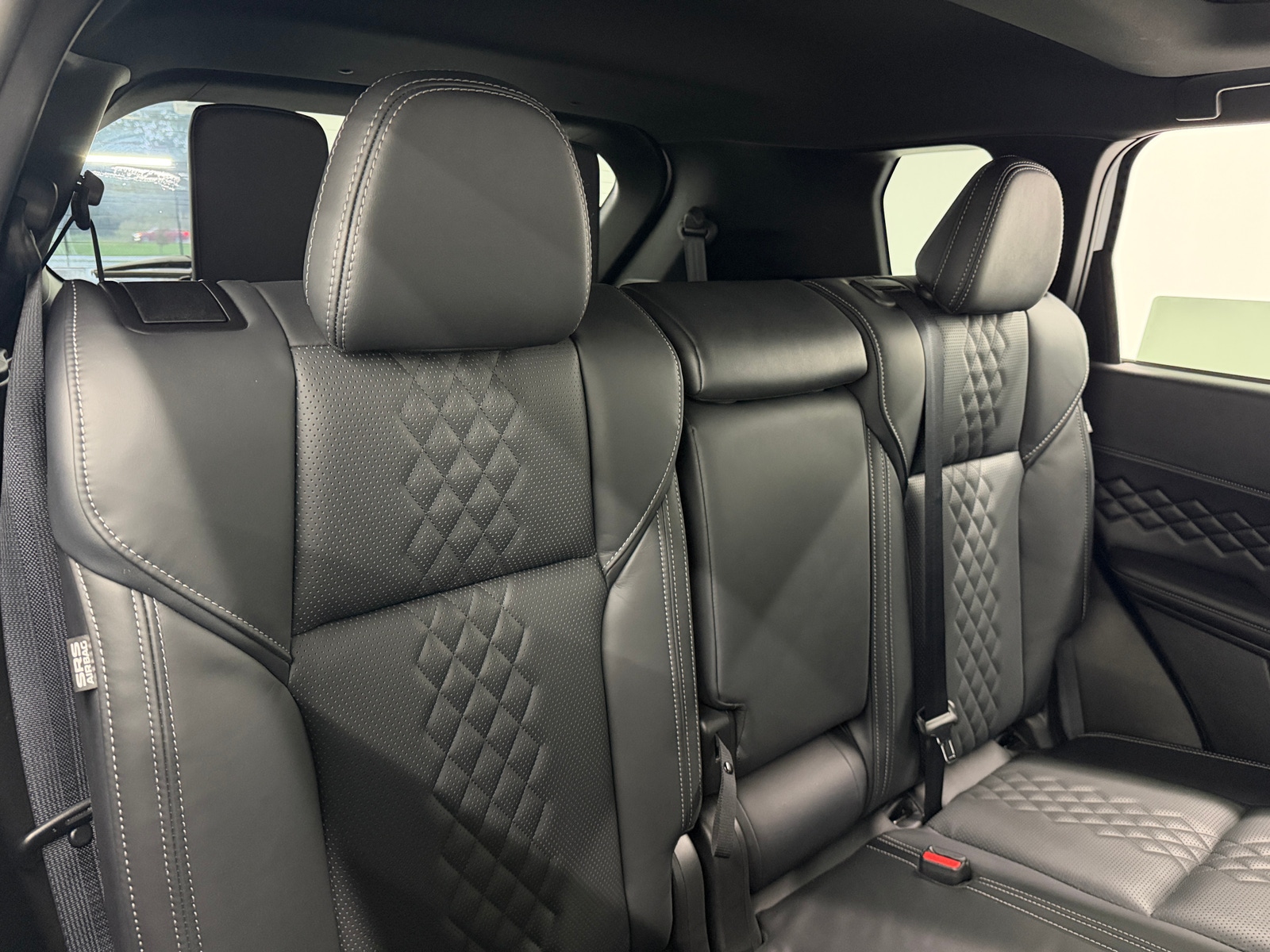 Thumbnail: 2025 Mitsubishi Outlander - 5