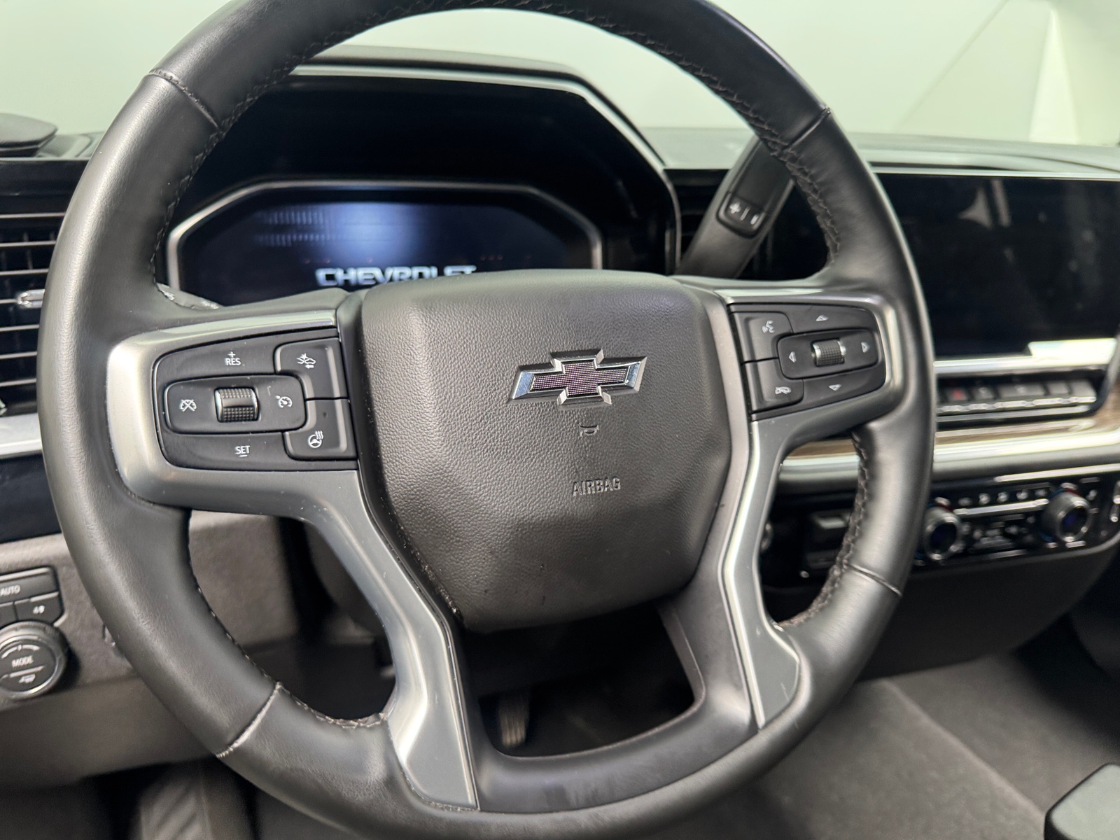 Thumbnail: 2026 Chevrolet Silverado 1500 - 5
