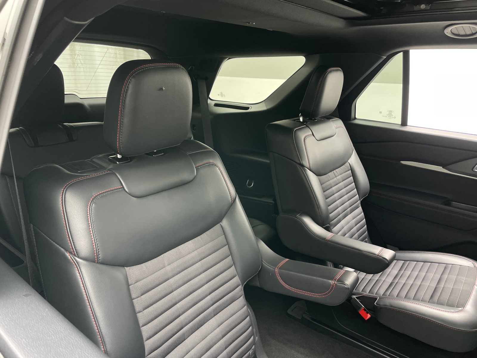 Thumbnail: 2025 Ford Explorer - 5