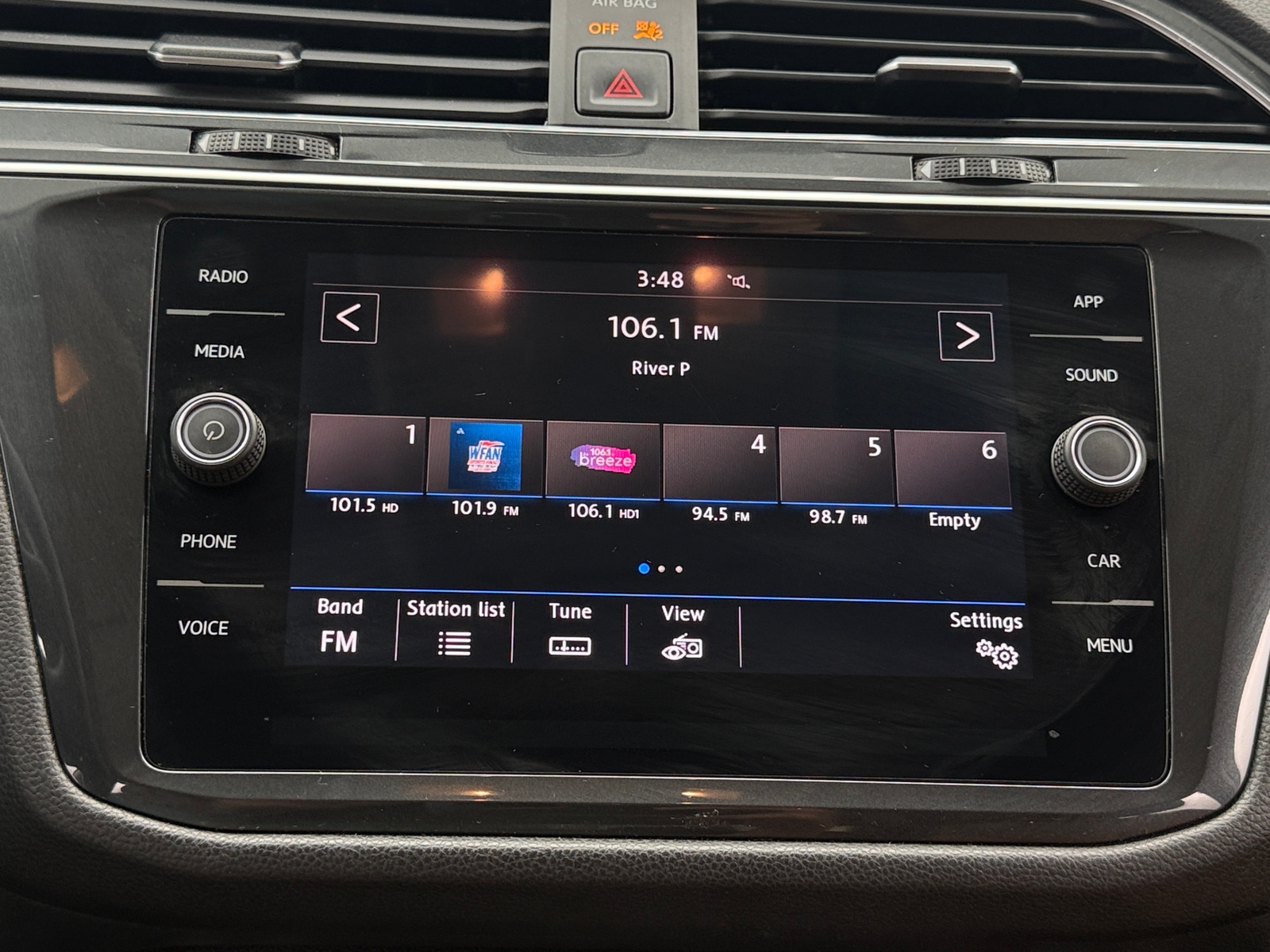 Thumbnail: 2019 Volkswagen Tiguan - 4