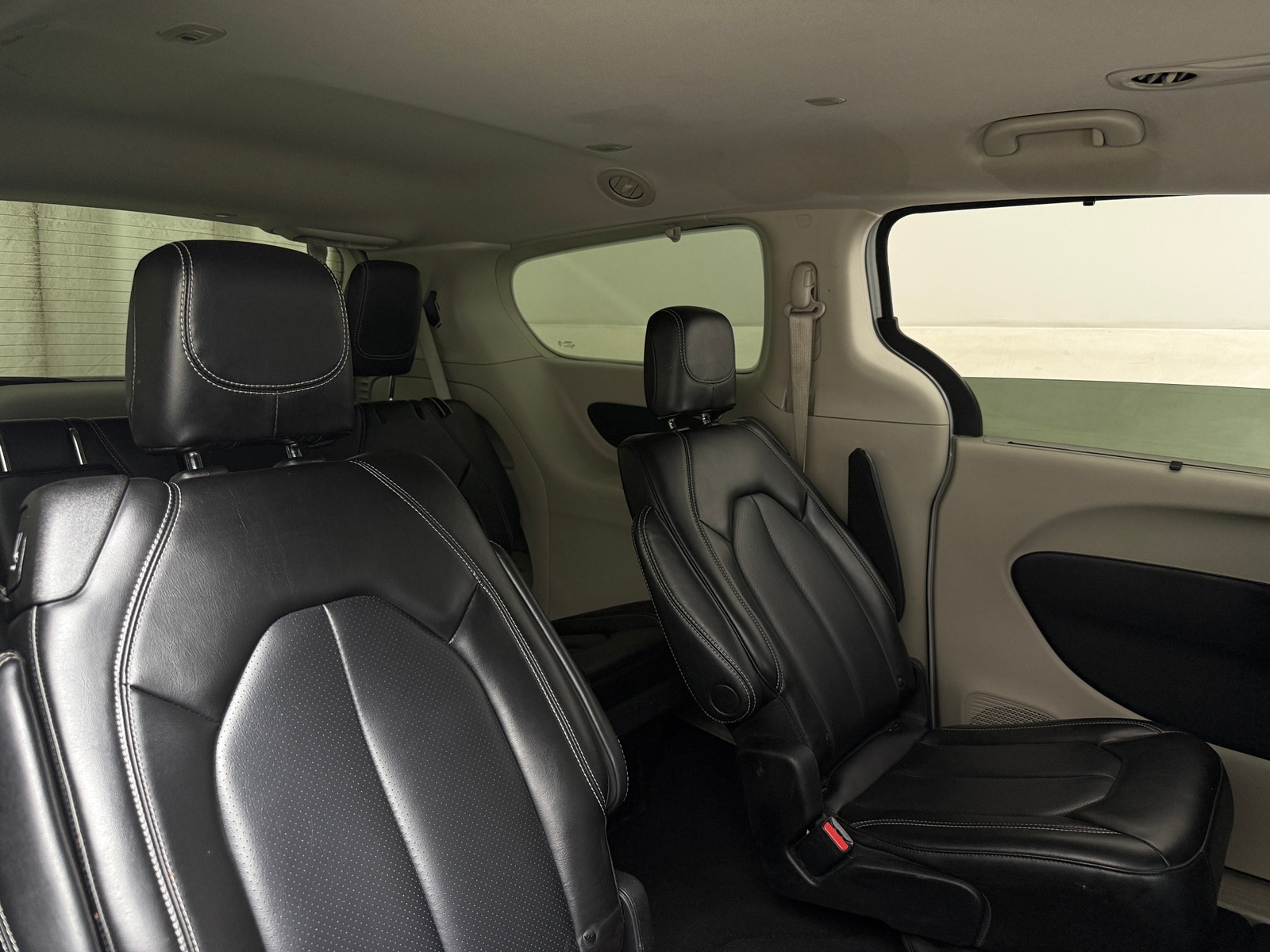Thumbnail: 2023 Chrysler Pacifica - 5