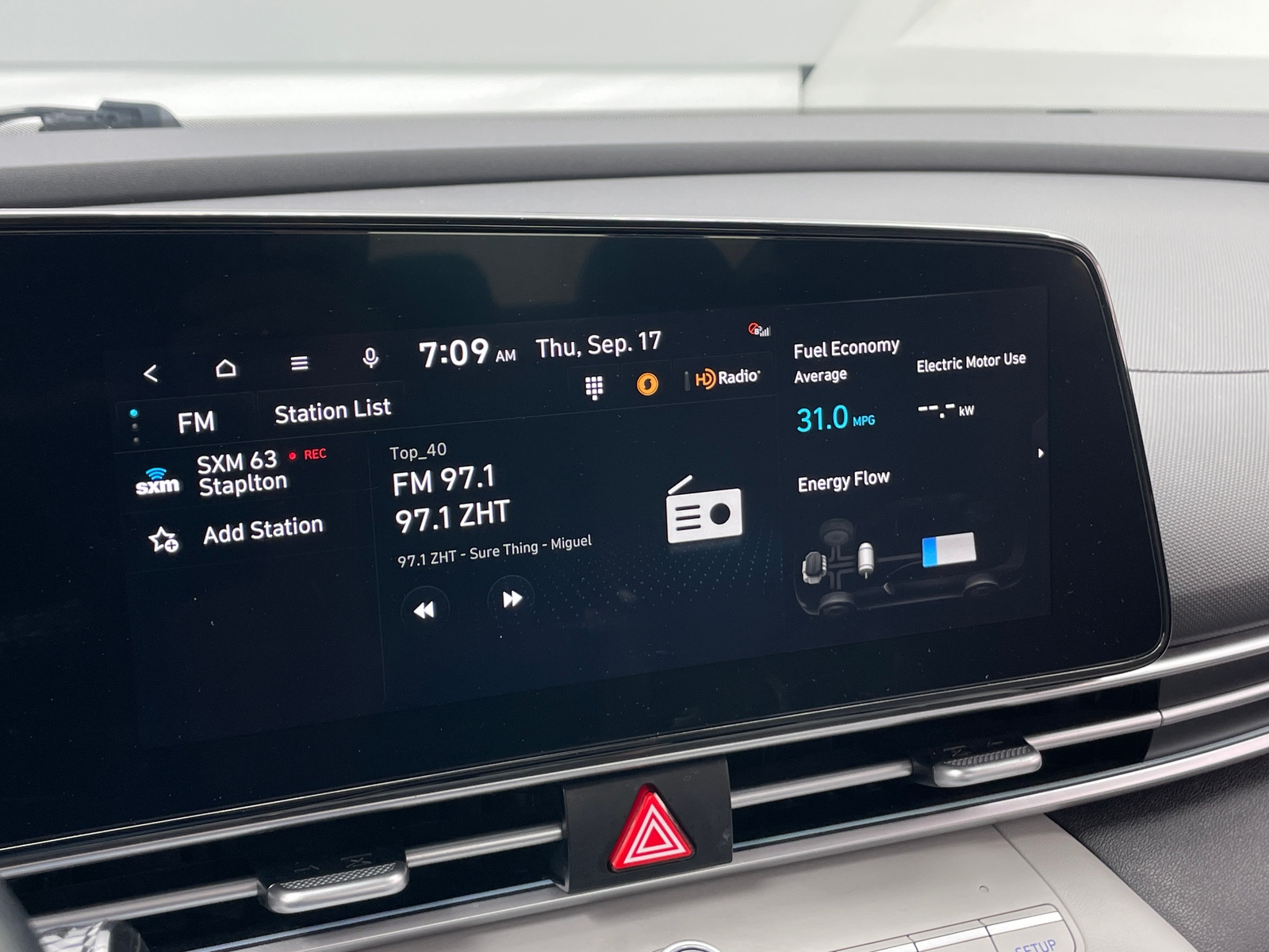 Thumbnail: 2023 Hyundai Elantra - 3
