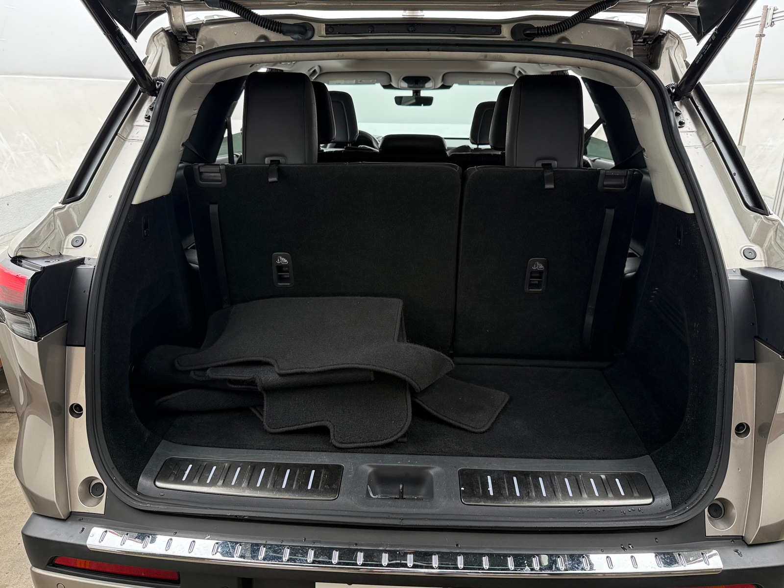 Thumbnail: 2023 INFINITI QX60 - 6