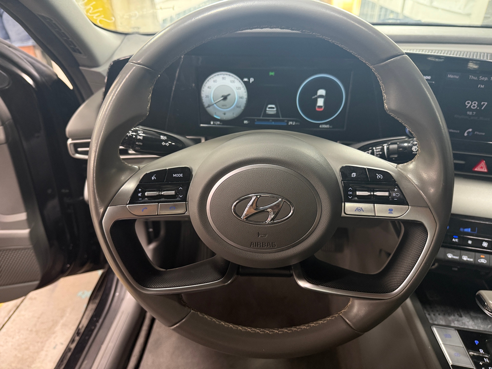 Thumbnail: 2022 Hyundai Elantra - 5