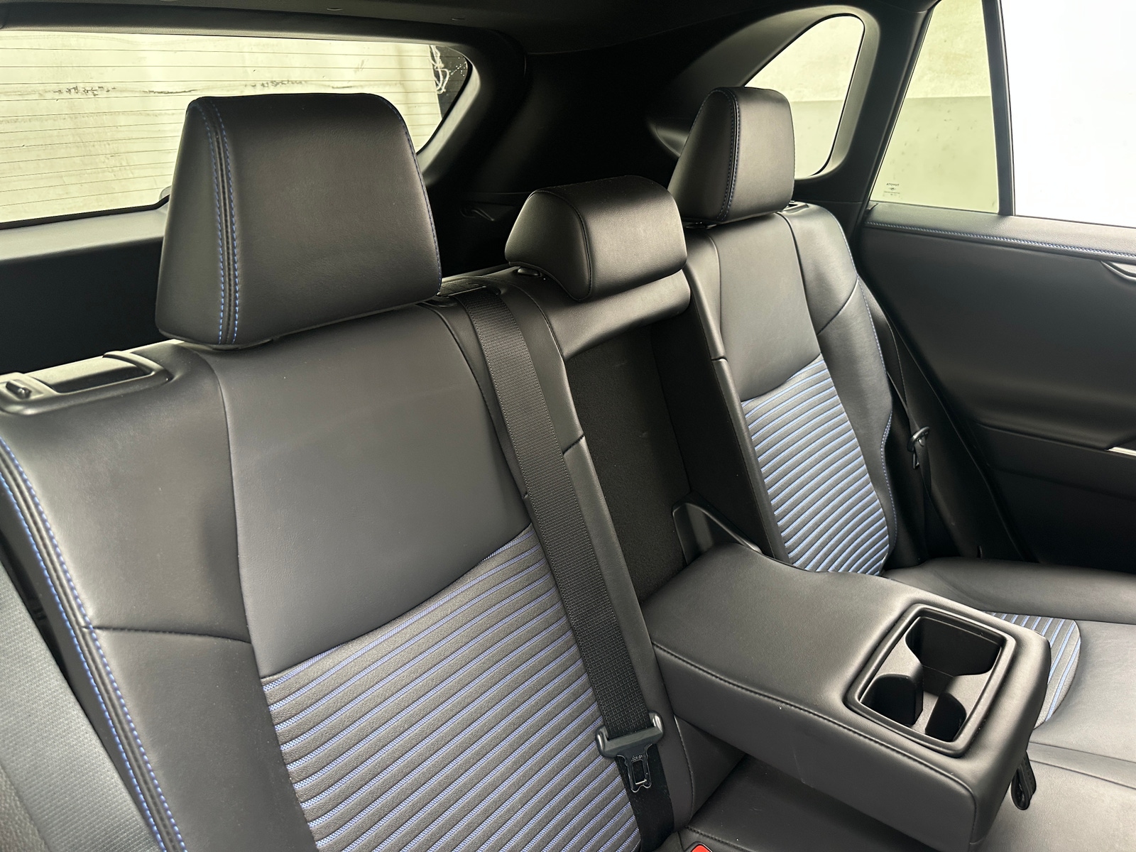 Thumbnail: 2022 Toyota RAV4 - 6