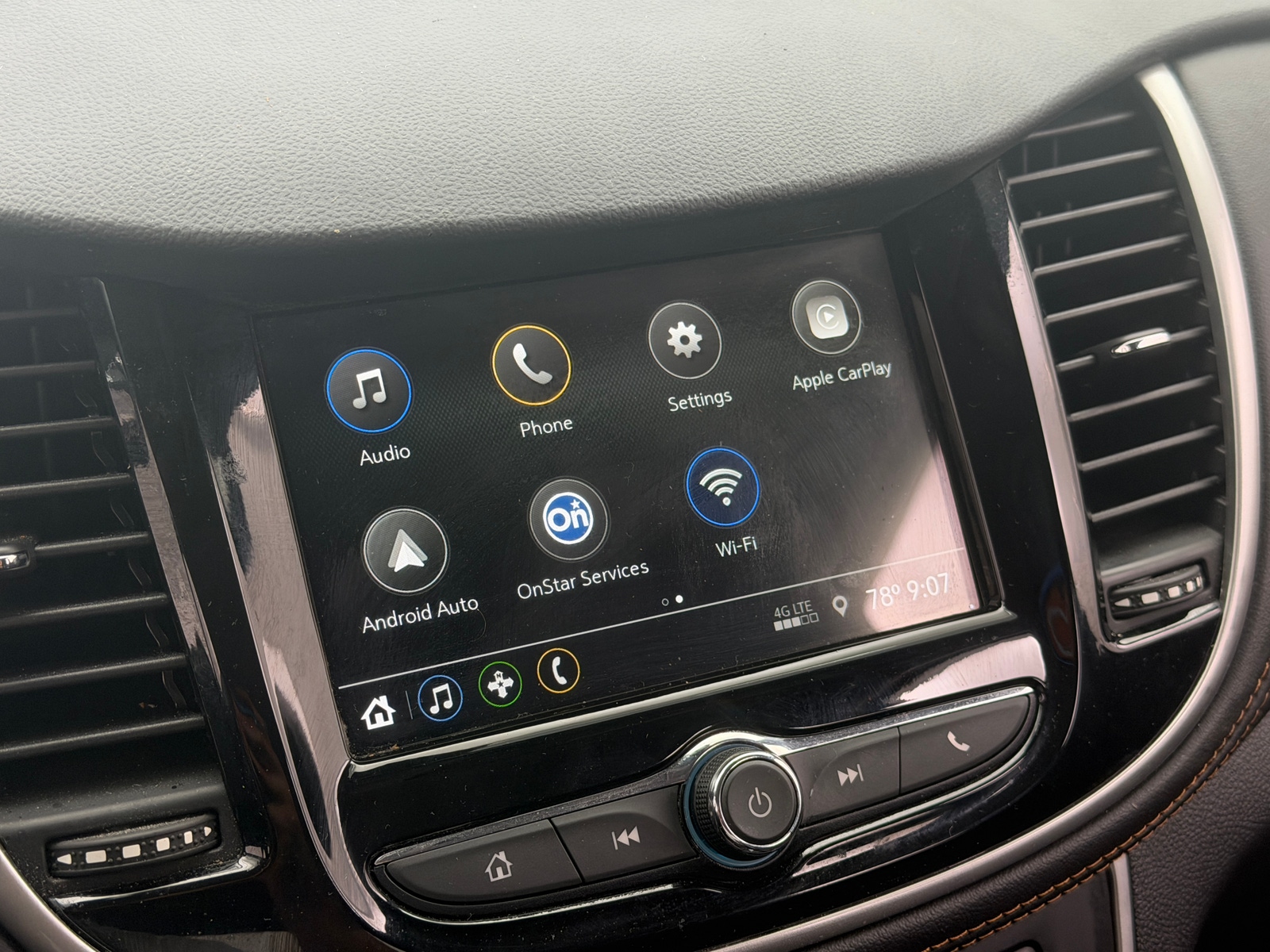 Thumbnail: 2019 Chevrolet Trax - 3
