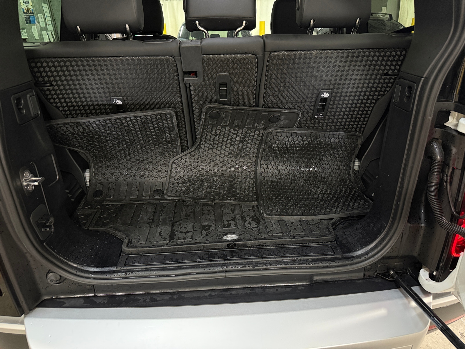 Thumbnail: 2025 Land Rover Defender - 6