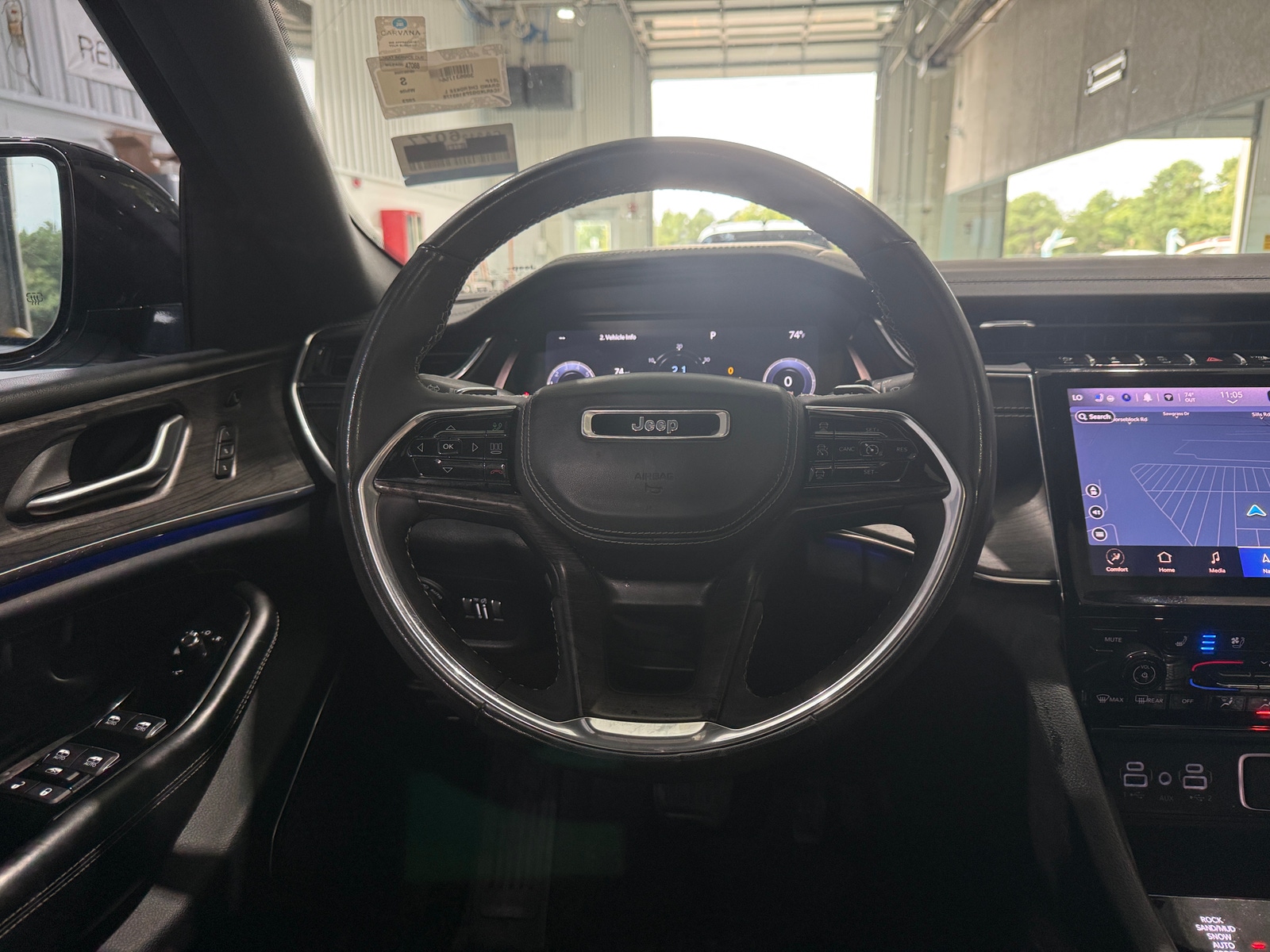 Thumbnail: 2023 Jeep Grand Cherokee L - 4