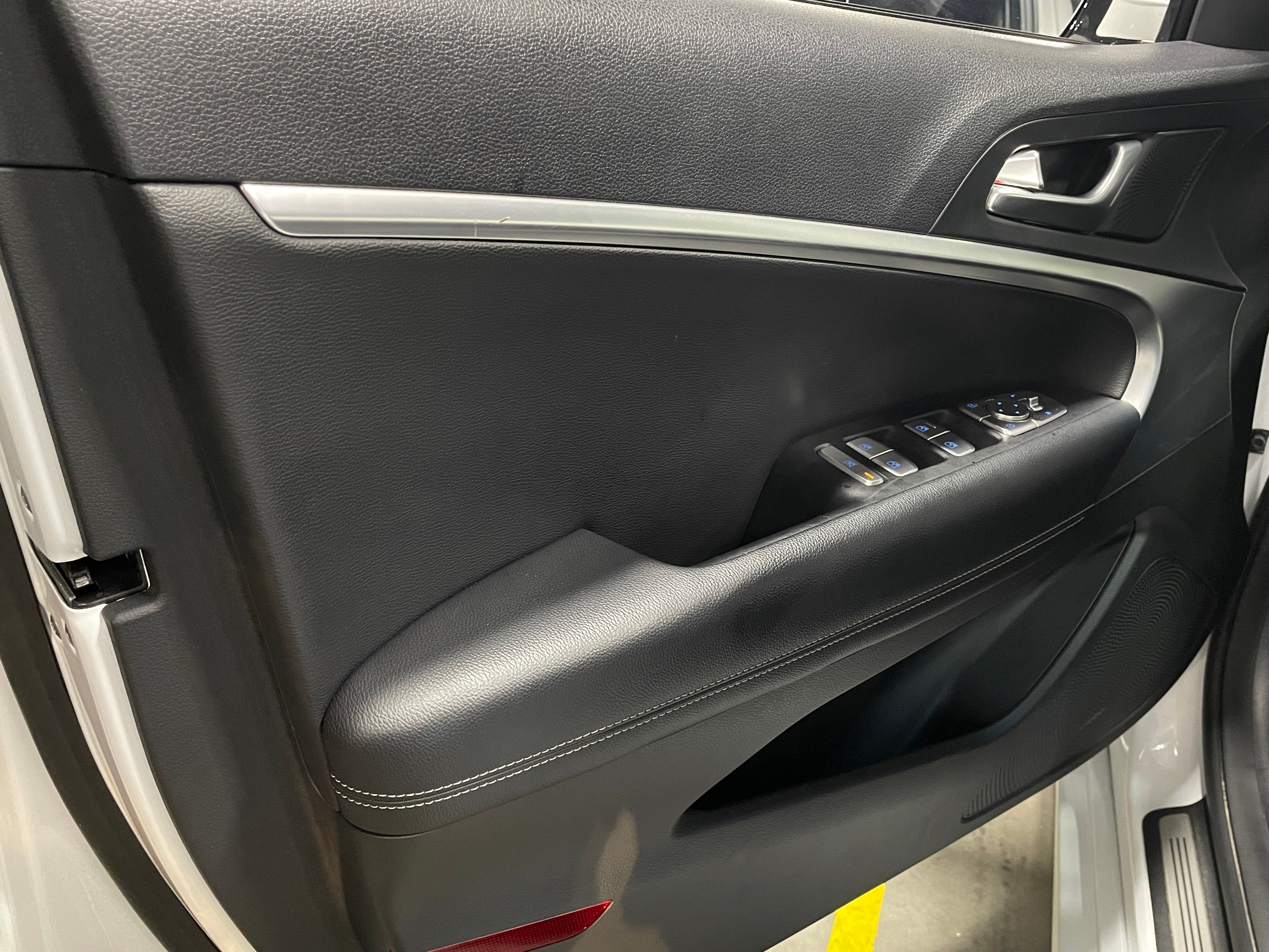 2025 GENESIS G70