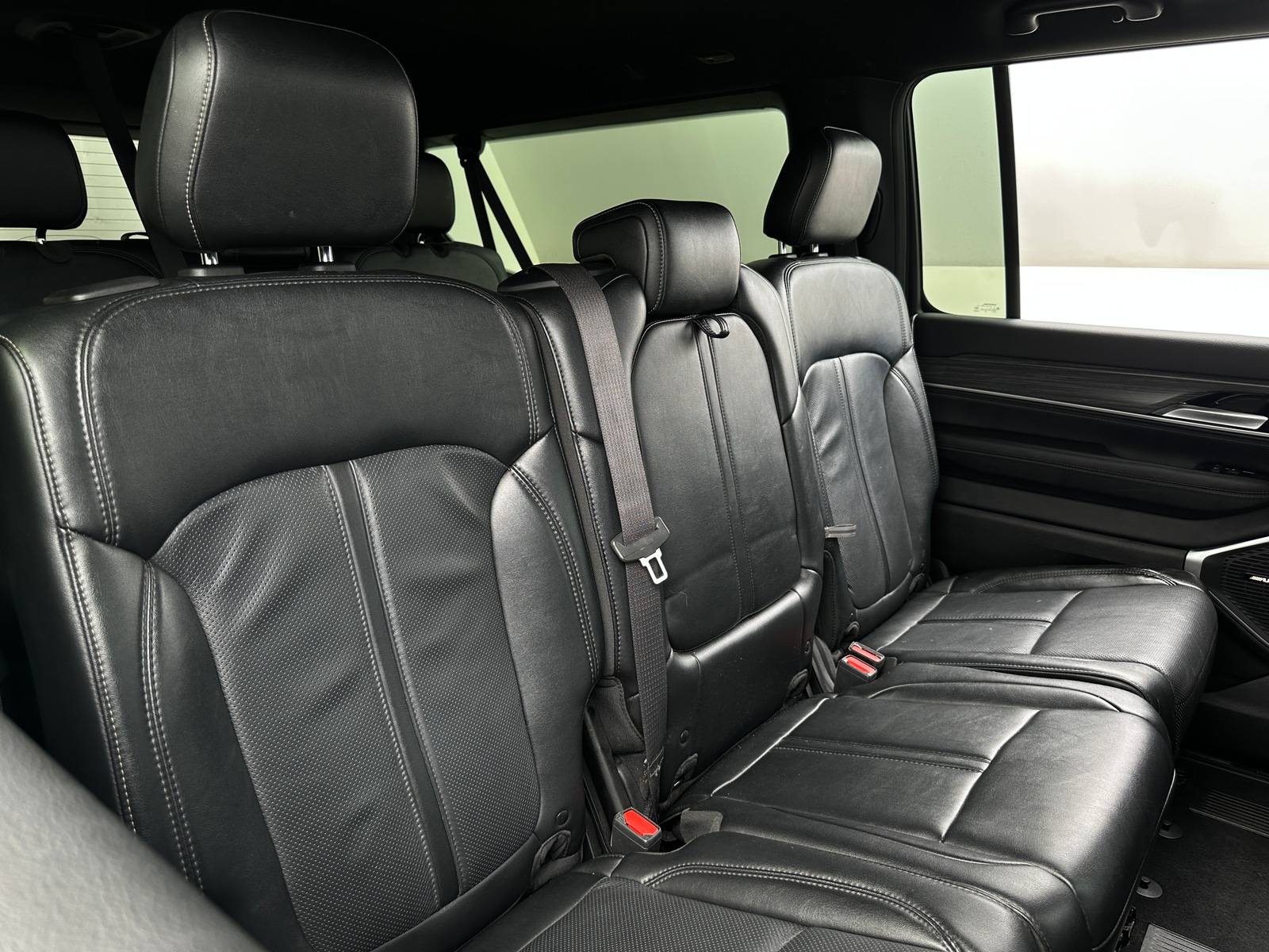 Thumbnail: 2024 Jeep Wagoneer - 5