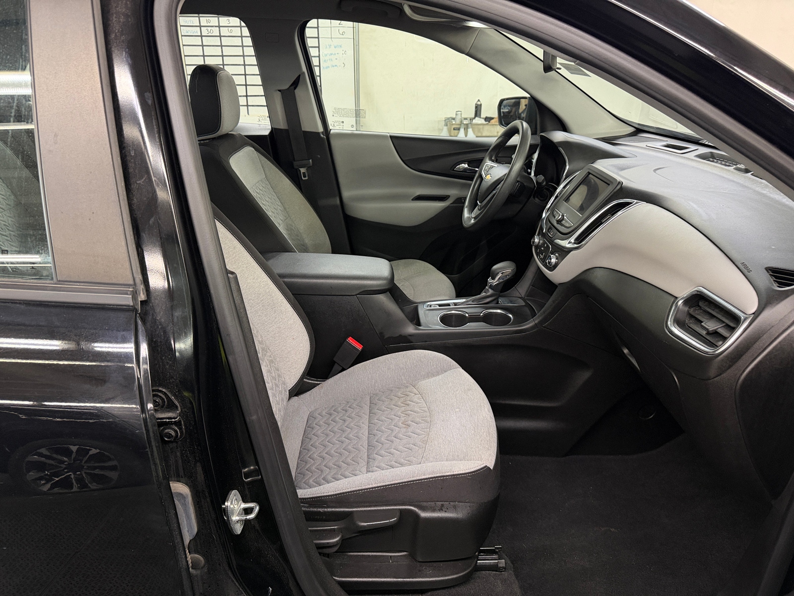 Thumbnail: 2022 Chevrolet Equinox - 2