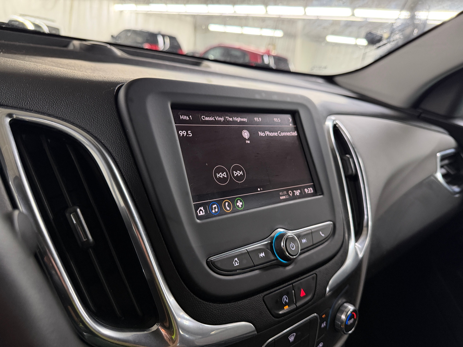 Thumbnail: 2022 Chevrolet Equinox - 4
