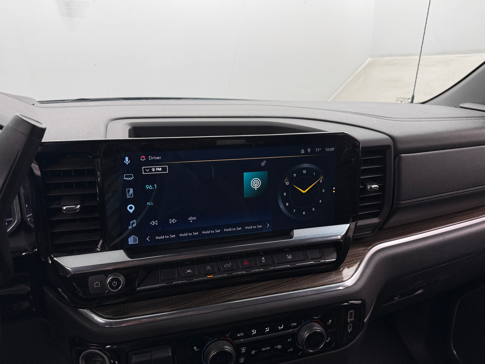 Thumbnail: 2025 Chevrolet Silverado 1500 - 4