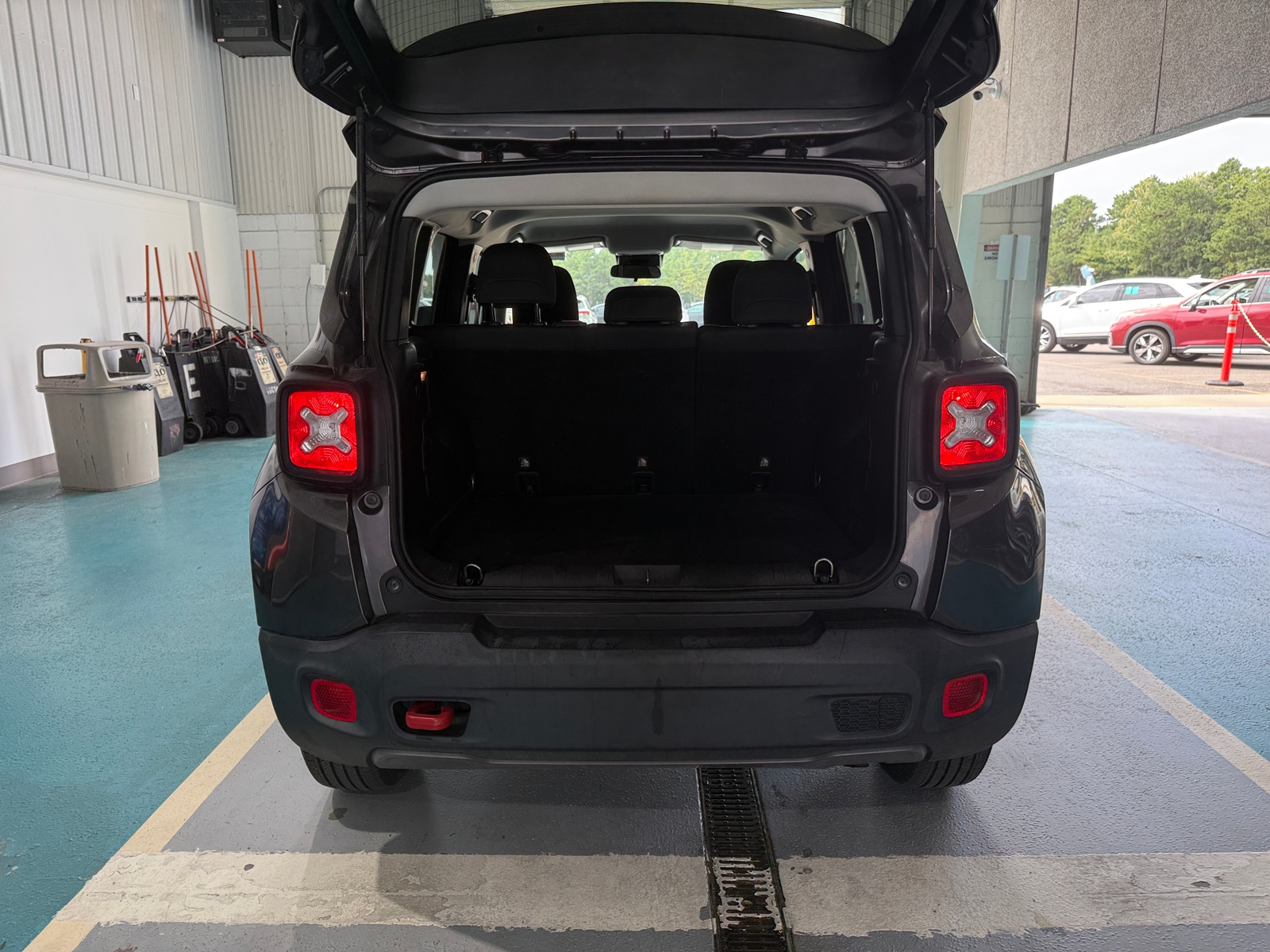 Thumbnail: 2020 Jeep Renegade - 7