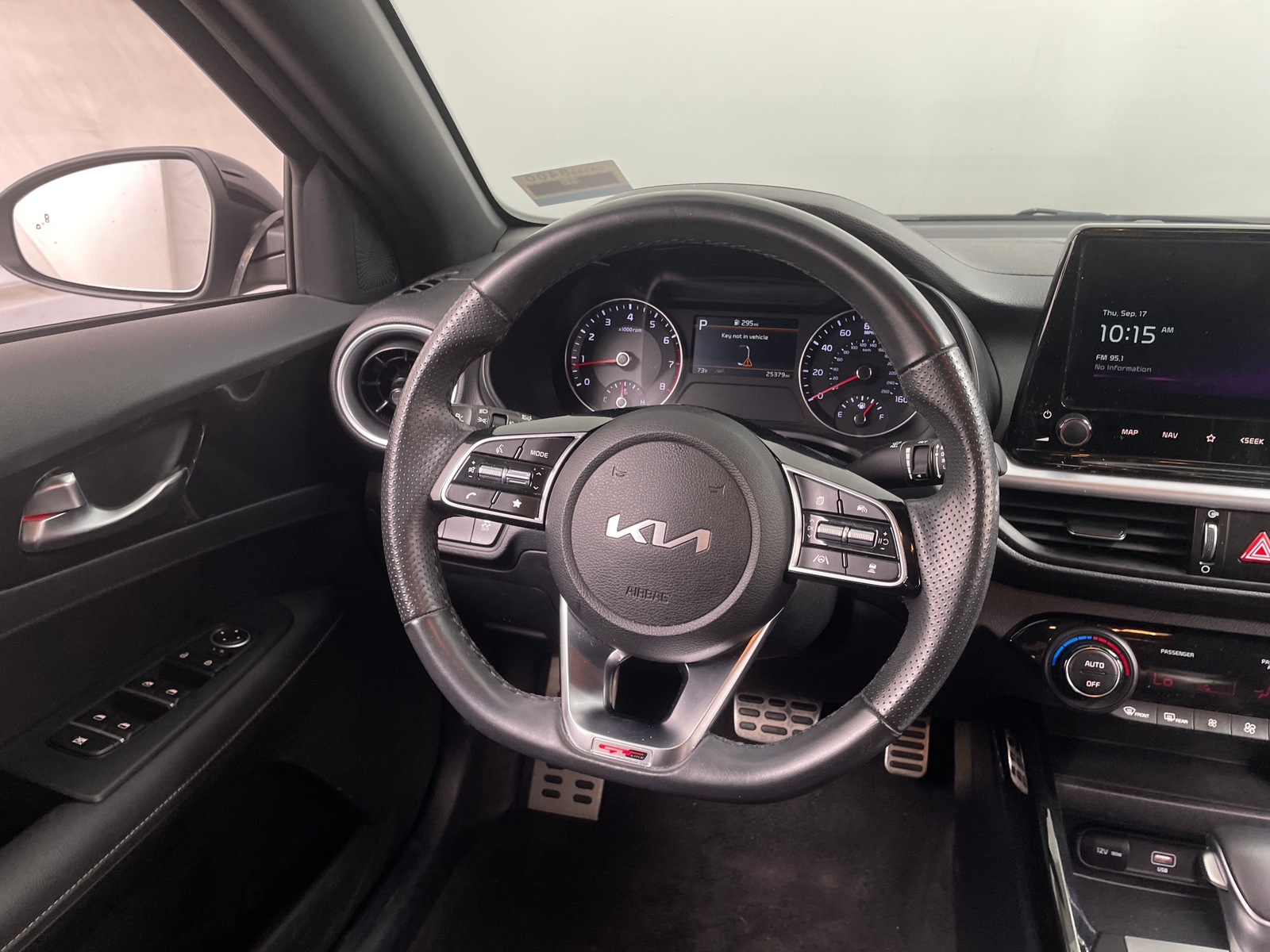 Thumbnail: 2024 Kia Forte - 4