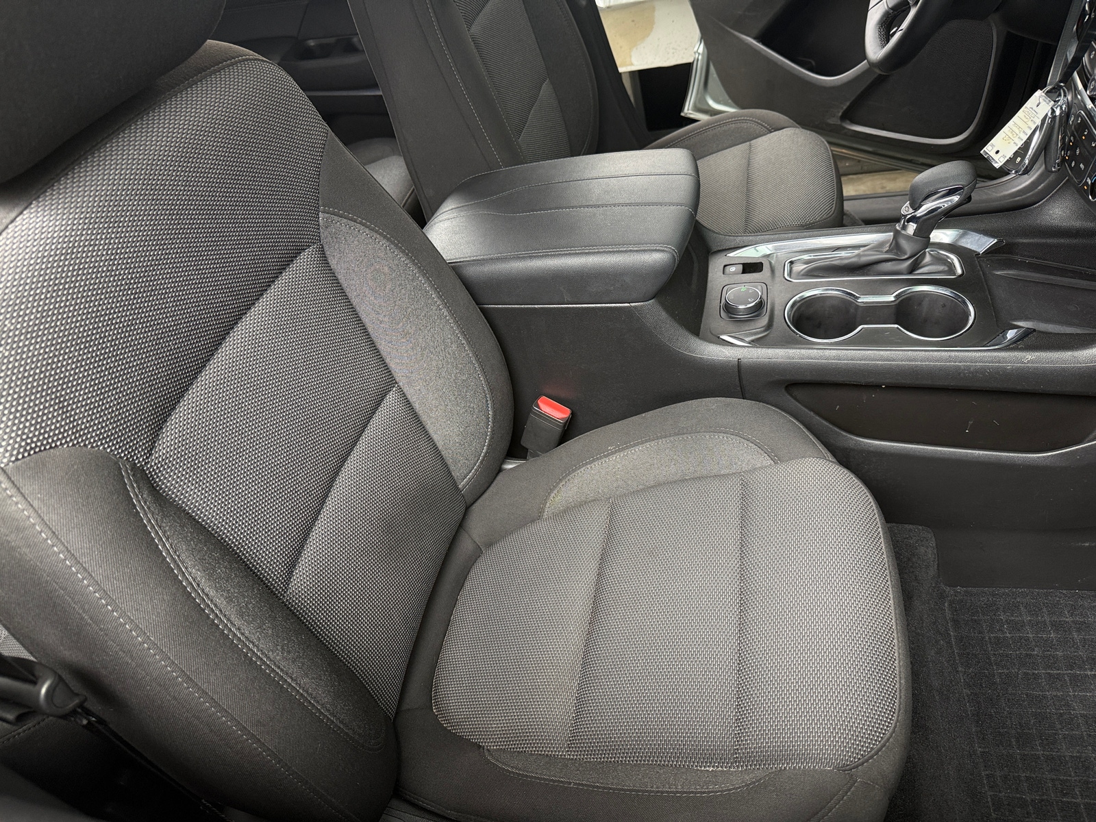 Thumbnail: 2023 Chevrolet Traverse - 2