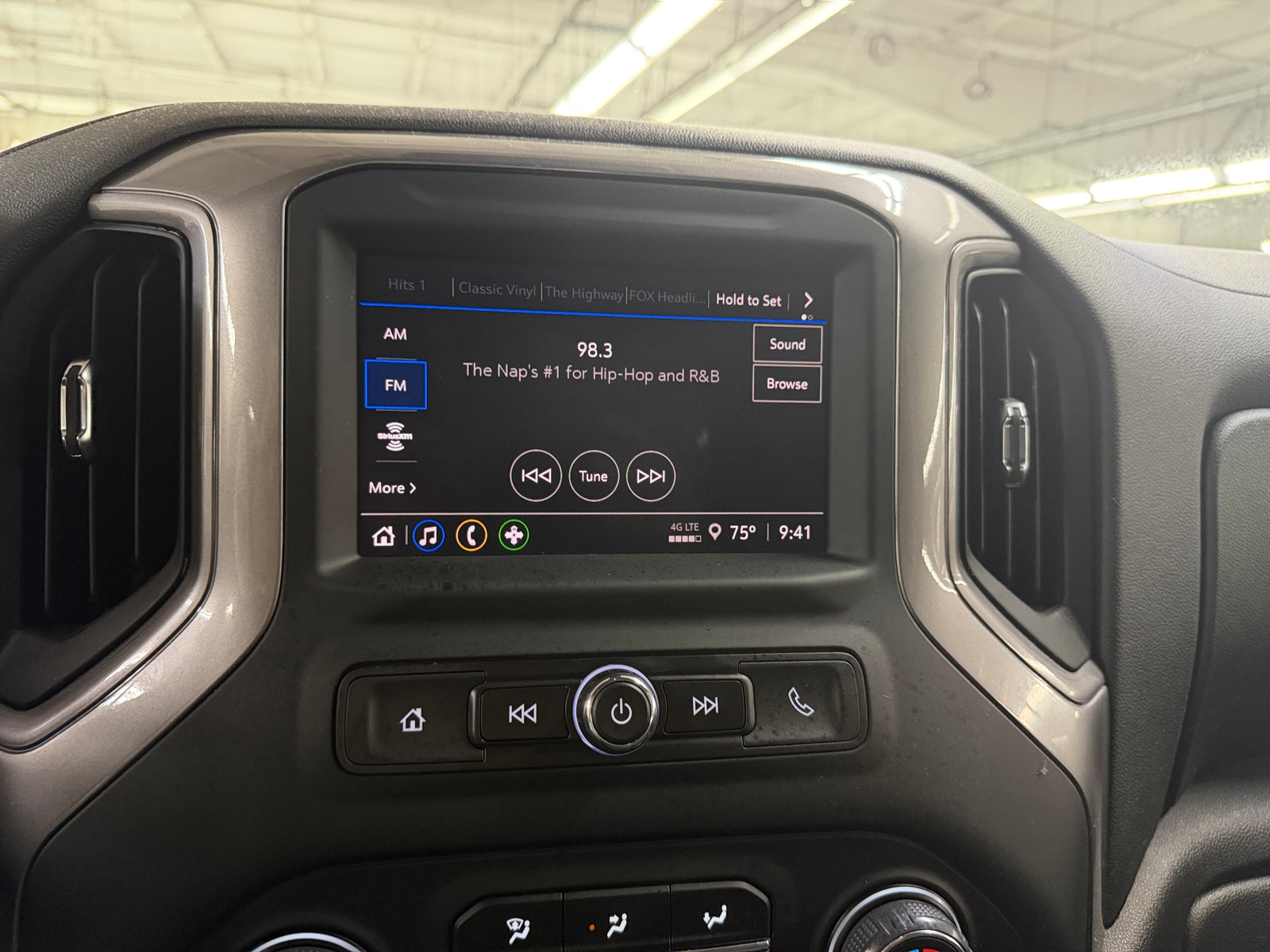 Thumbnail: 2024 Chevrolet Silverado 1500 - 4