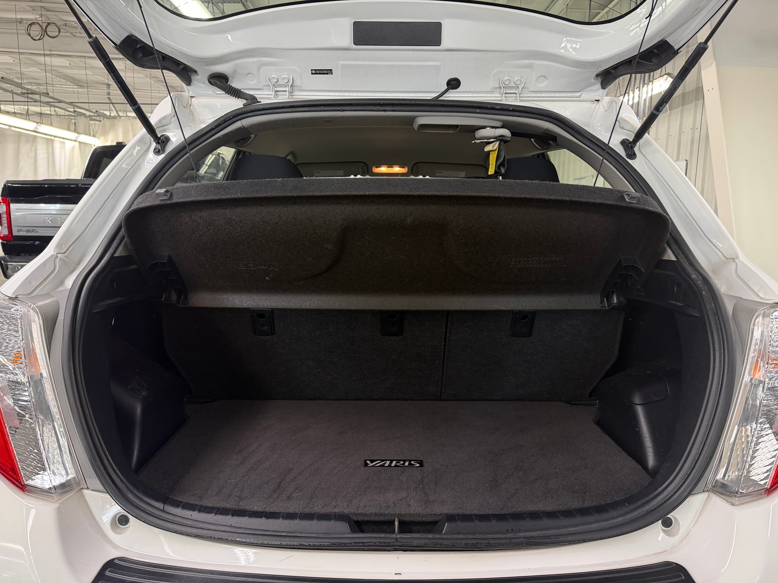 Thumbnail: 2013 Toyota Yaris - 7