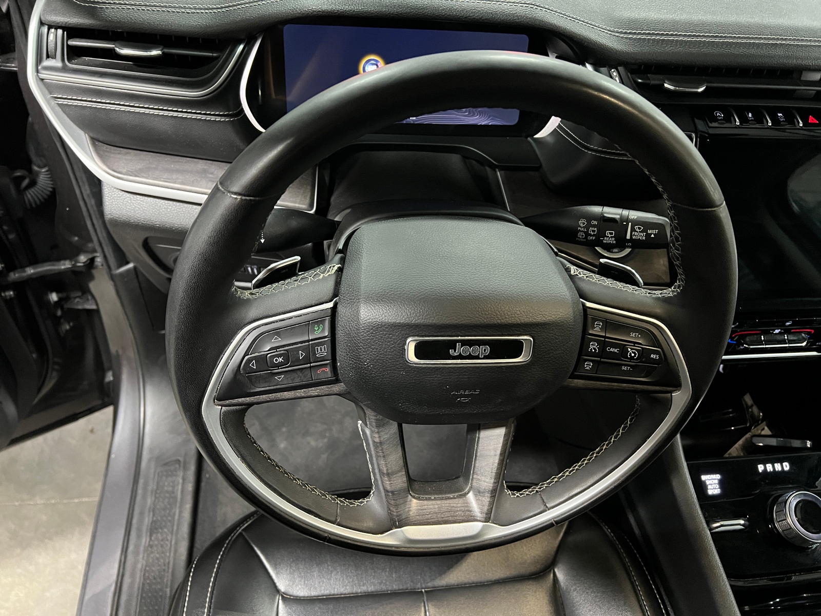 Thumbnail: 2023 Jeep Grand Cherokee L - 4