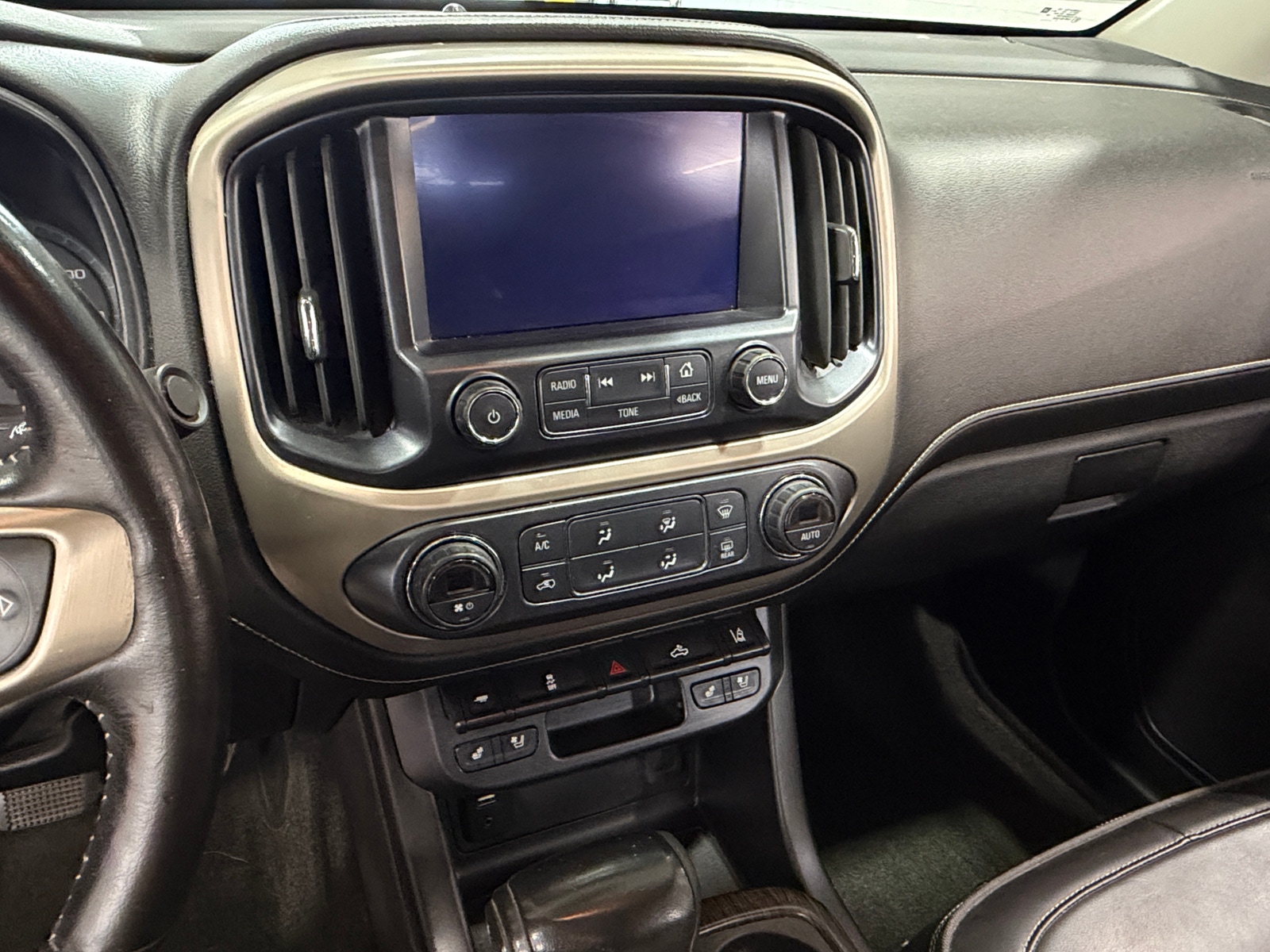 Thumbnail: 2018 GMC Canyon - 3