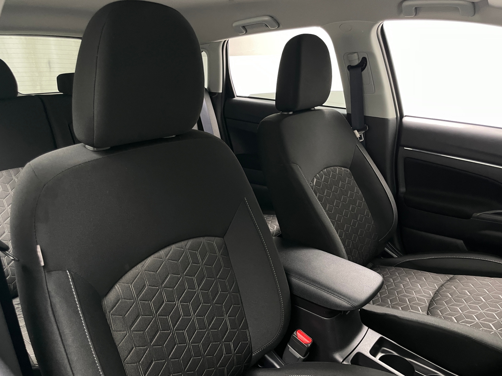 Thumbnail: 2026 Mitsubishi Outlander Sport - 2