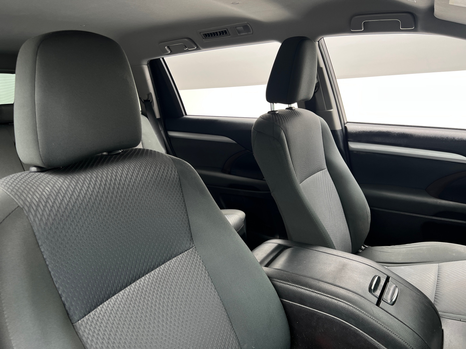 Thumbnail: 2019 Toyota Highlander - 2