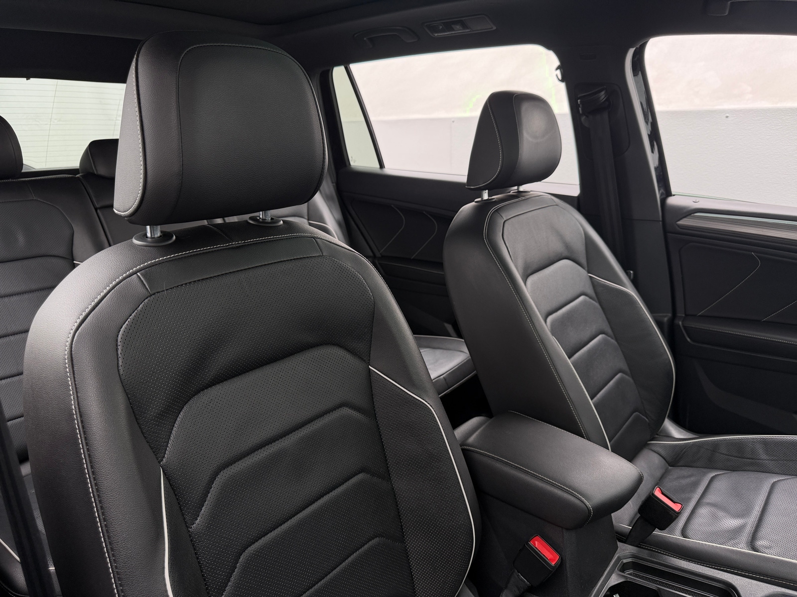 Thumbnail: 2022 Volkswagen Tiguan - 2