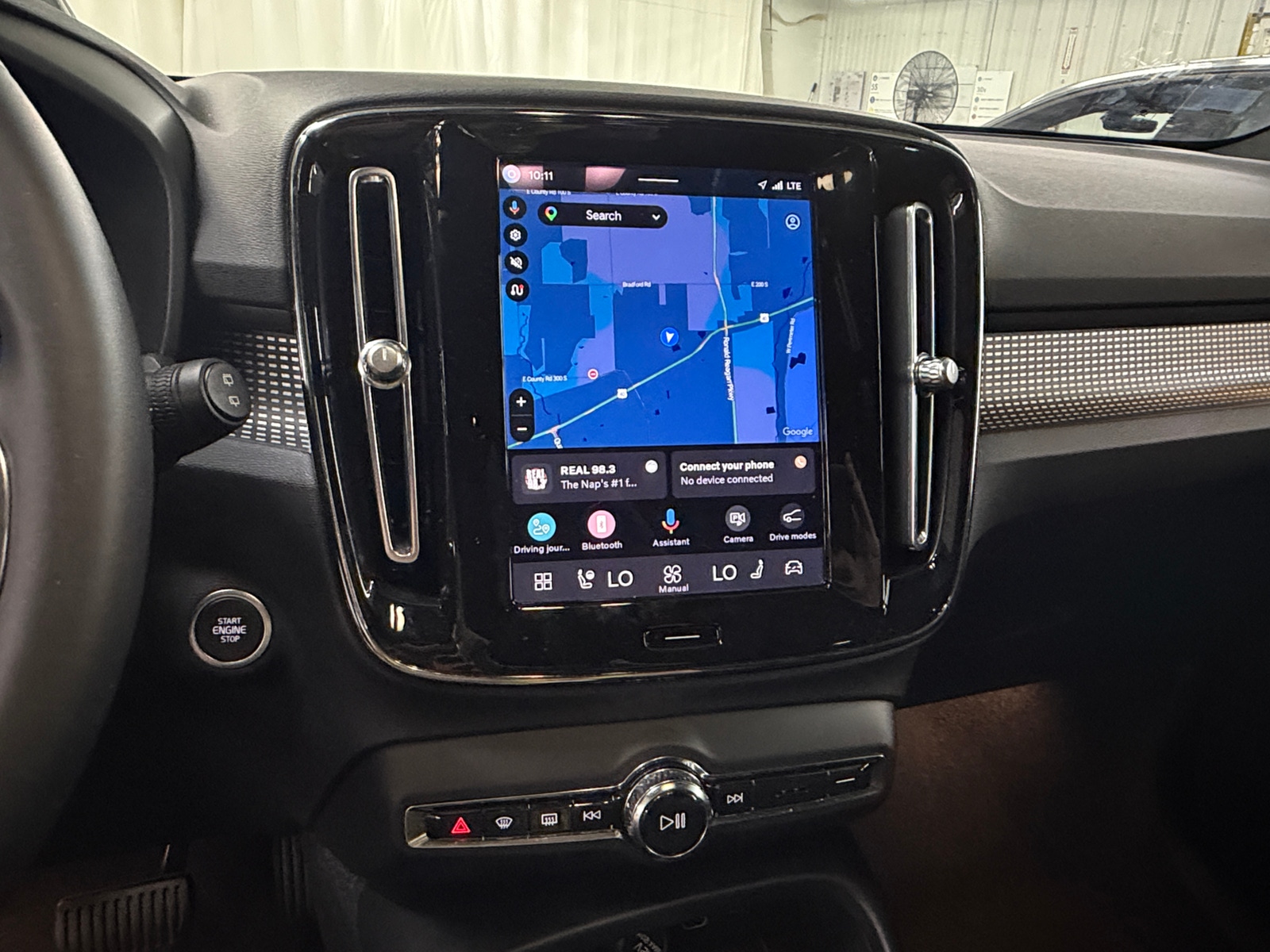 Thumbnail: 2023 Volvo XC40 - 3